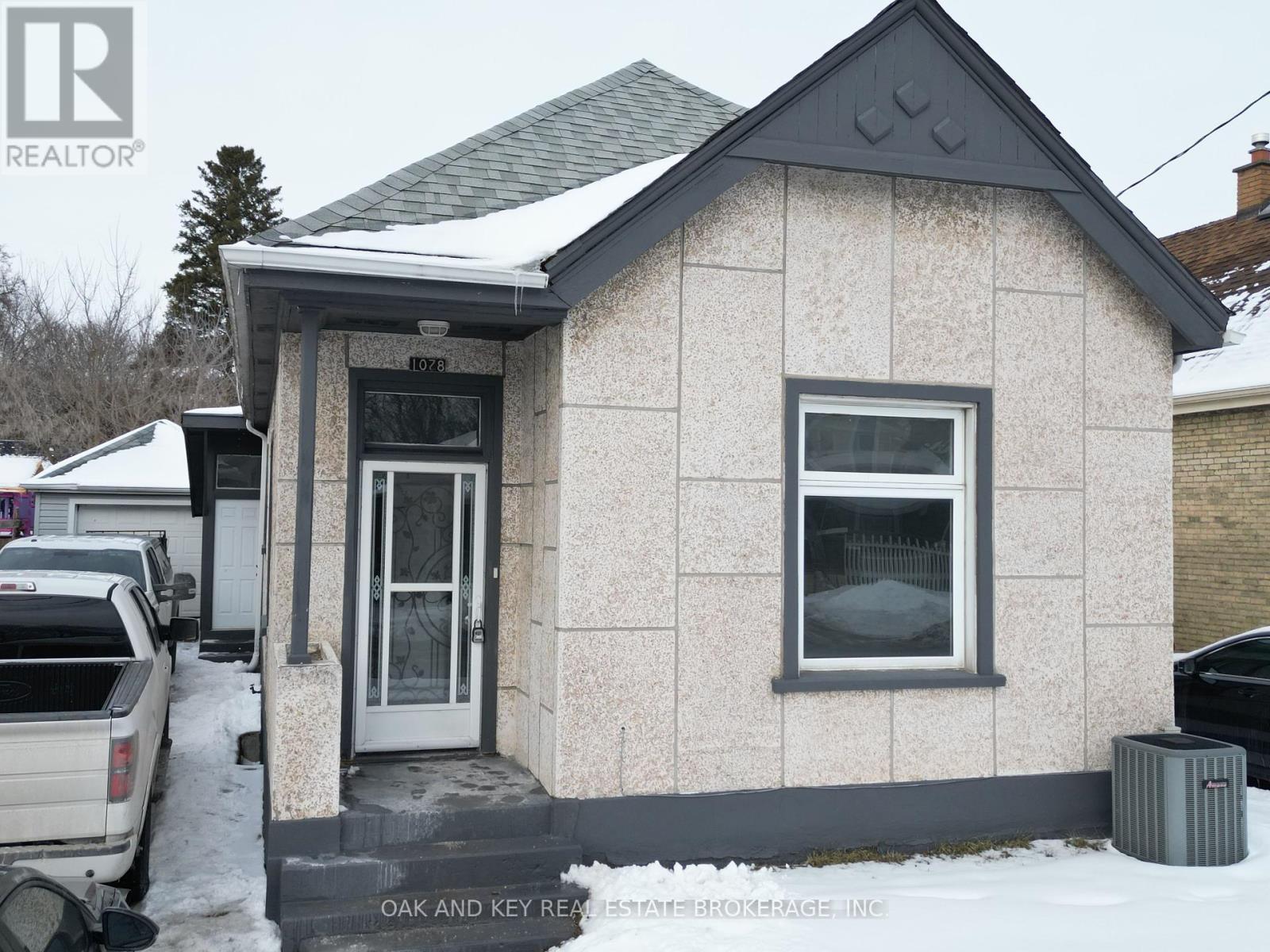 Photo 2 of 16 for 1078 Trafalgar Street
