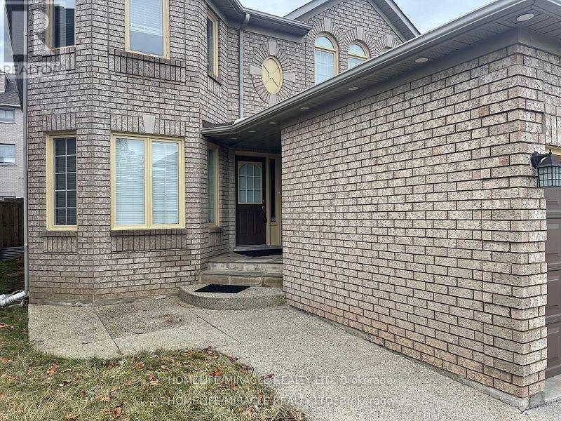 5470 Mcfarren Boulevard, Mississauga, Ontario  L5M 5Y3 - Photo 3 - W11968970