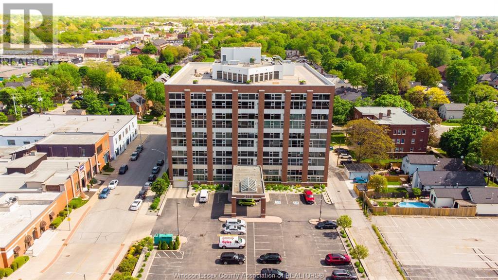Property at 2175 WYANDOTTE STREET East Unit# 309 image 2