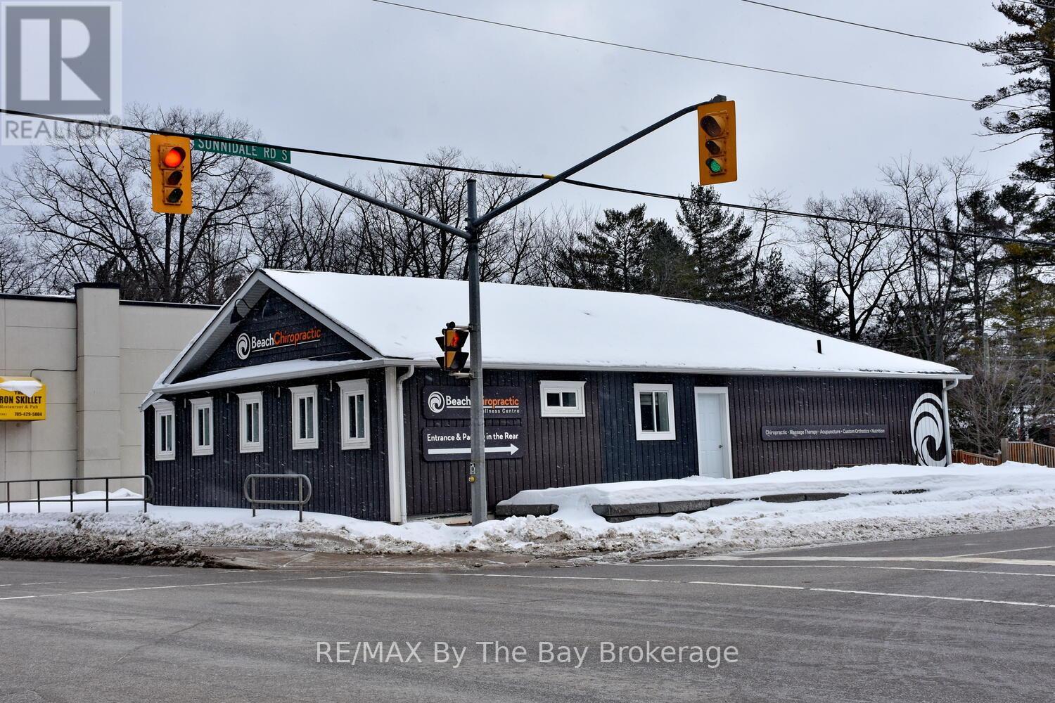 1535 Mosley Street, Wasaga Beach, Ontario  L9Z 2B7 - Photo 3 - S11969052
