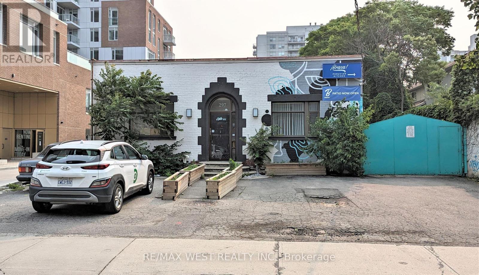 297 Campbell Avenue, Toronto (Dovercourt-Wallace Emerson-Junction), Ontario  M6P 3V7 - Photo 5 - W11969029
