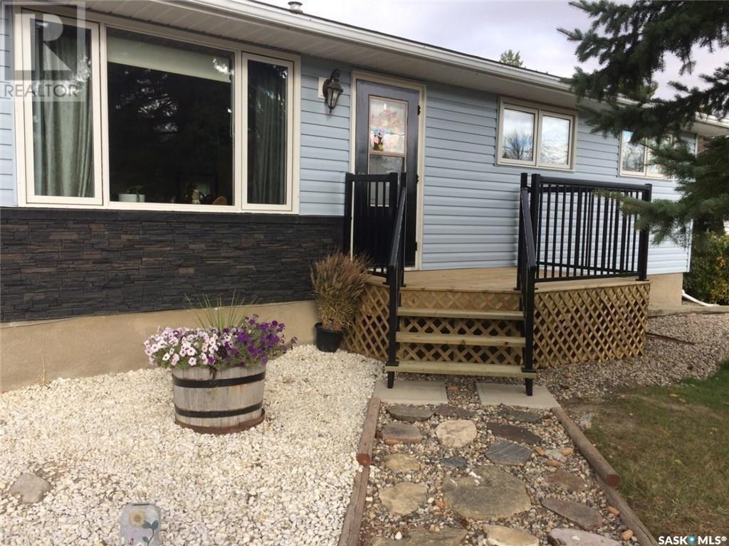836 Peters AVENUE, Oxbow, Saskatchewan
