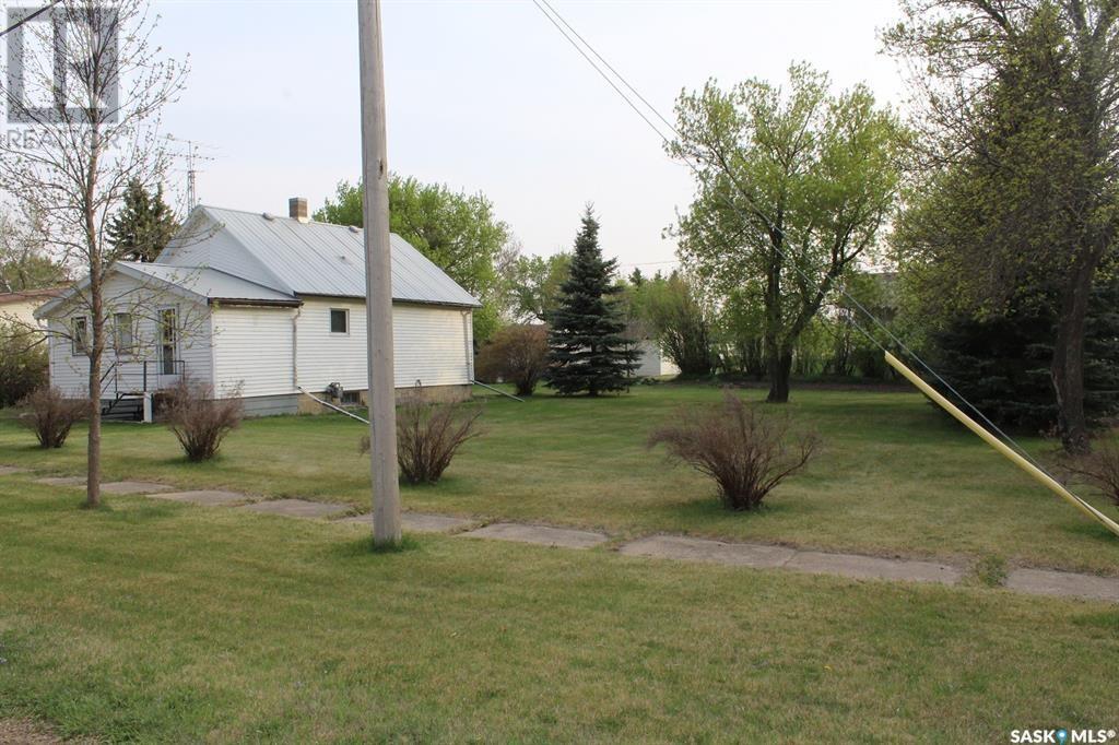 110 7th Avenue, Alameda, Saskatchewan  S0C 0A0 - Photo 3 - SK983261