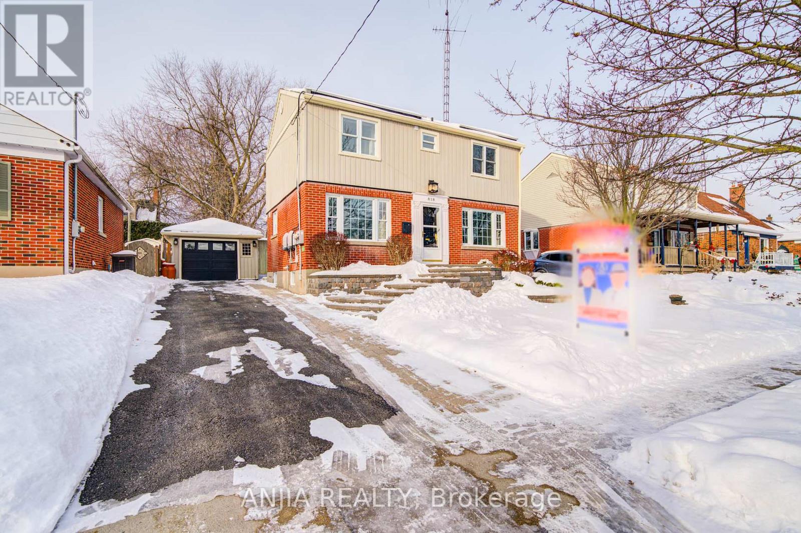 Property at 818 MASSON STREET image 2