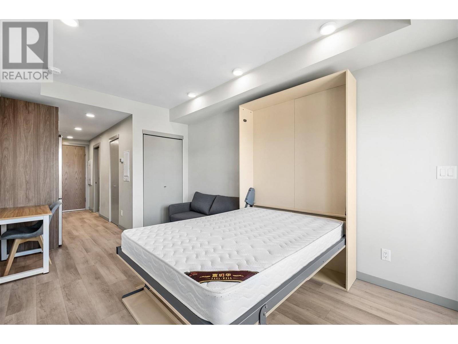 Property at 345 Dougall Road N Unit# PH3 image 4