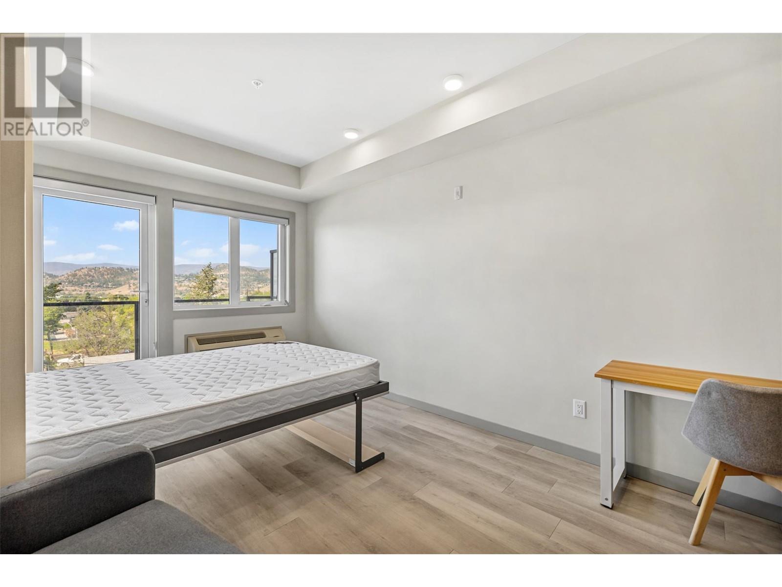 Property at 345 Dougall Road N Unit# PH3 image 3