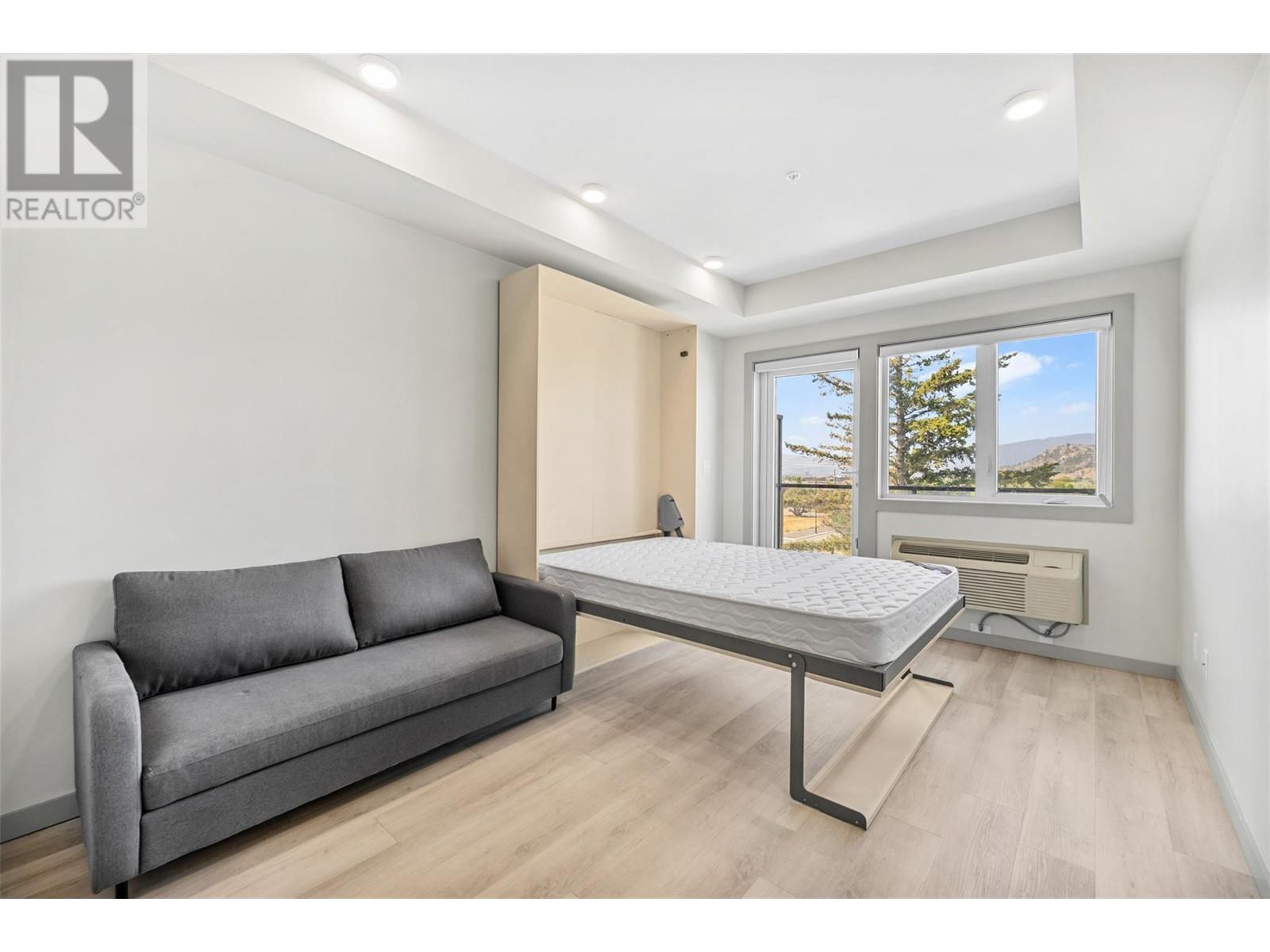 Property at 345 Dougall Road N Unit# PH3 image 2
