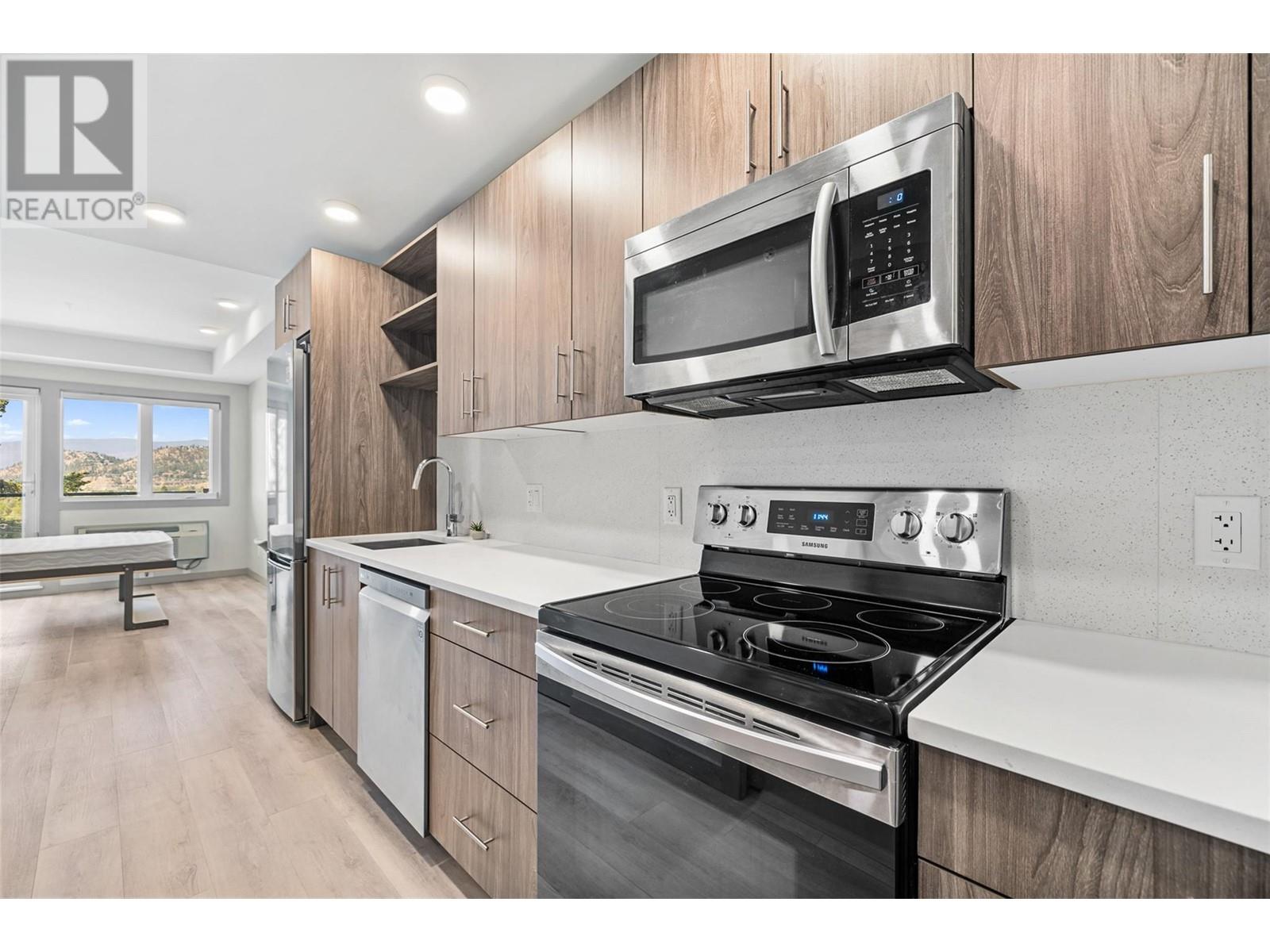 Property at 345 Dougall Road N Unit# PH3 image 5
