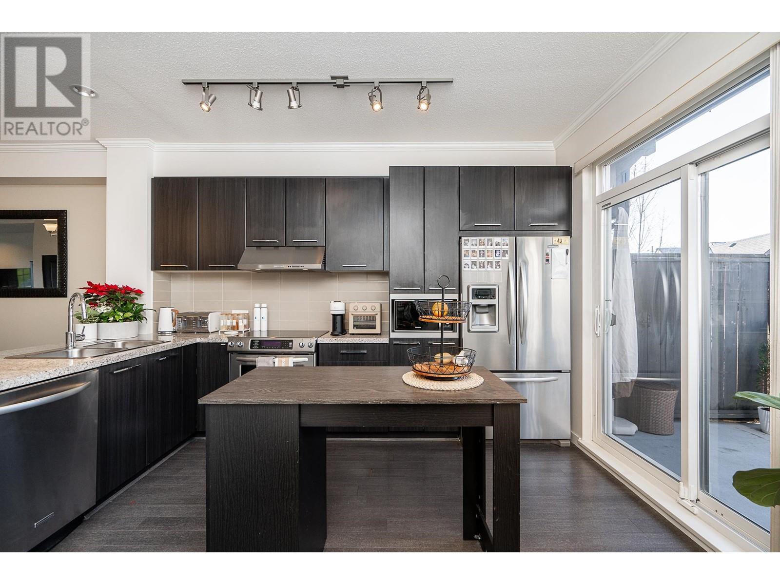 76 1338 HAMES CRESCENT