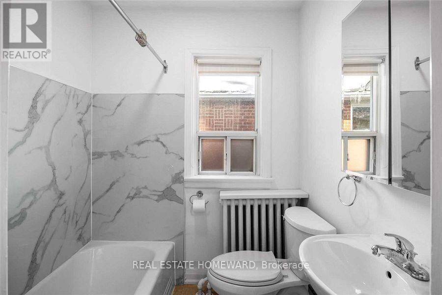 587 Broadway Avenue, Toronto, Ontario  M4G 2S4 - Photo 11 - C11969429