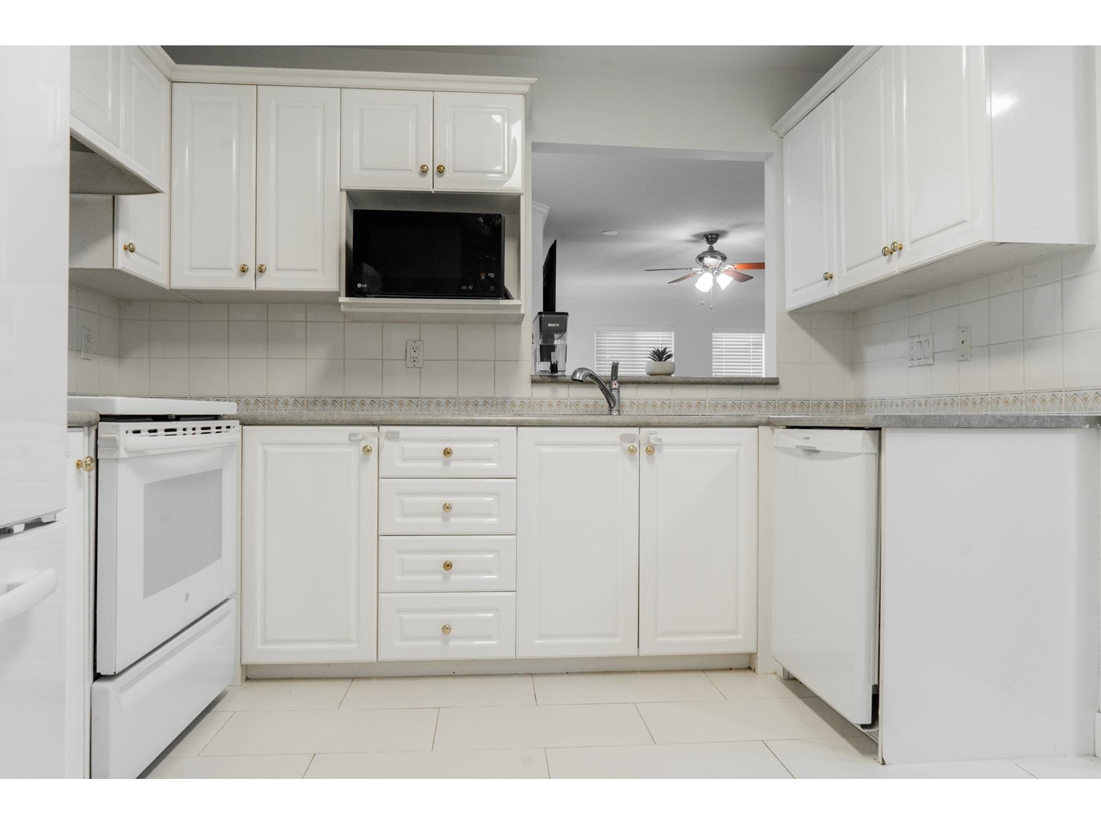 313 12125 75a Avenue, Surrey, British Columbia  V3W 1B9 - Photo 11 - R2964941