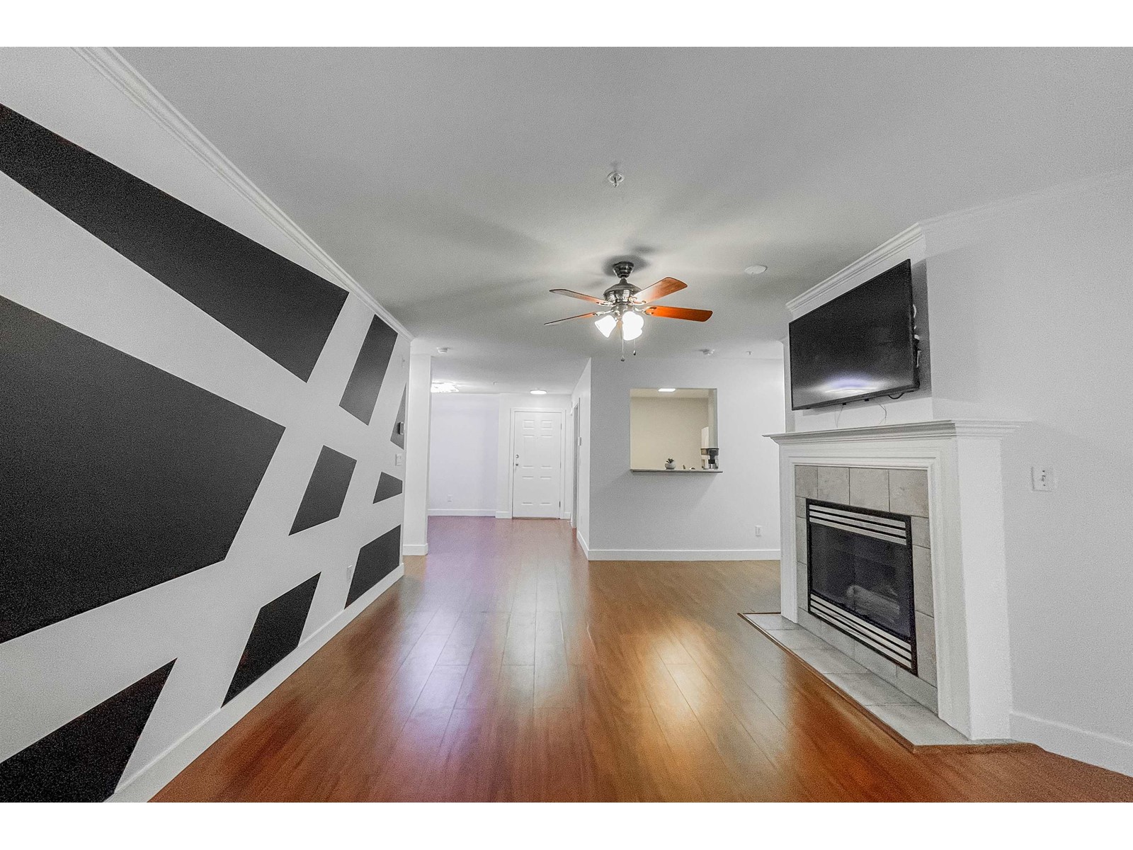 313 12125 75a Avenue, Surrey, British Columbia  V3W 1B9 - Photo 4 - R2964941