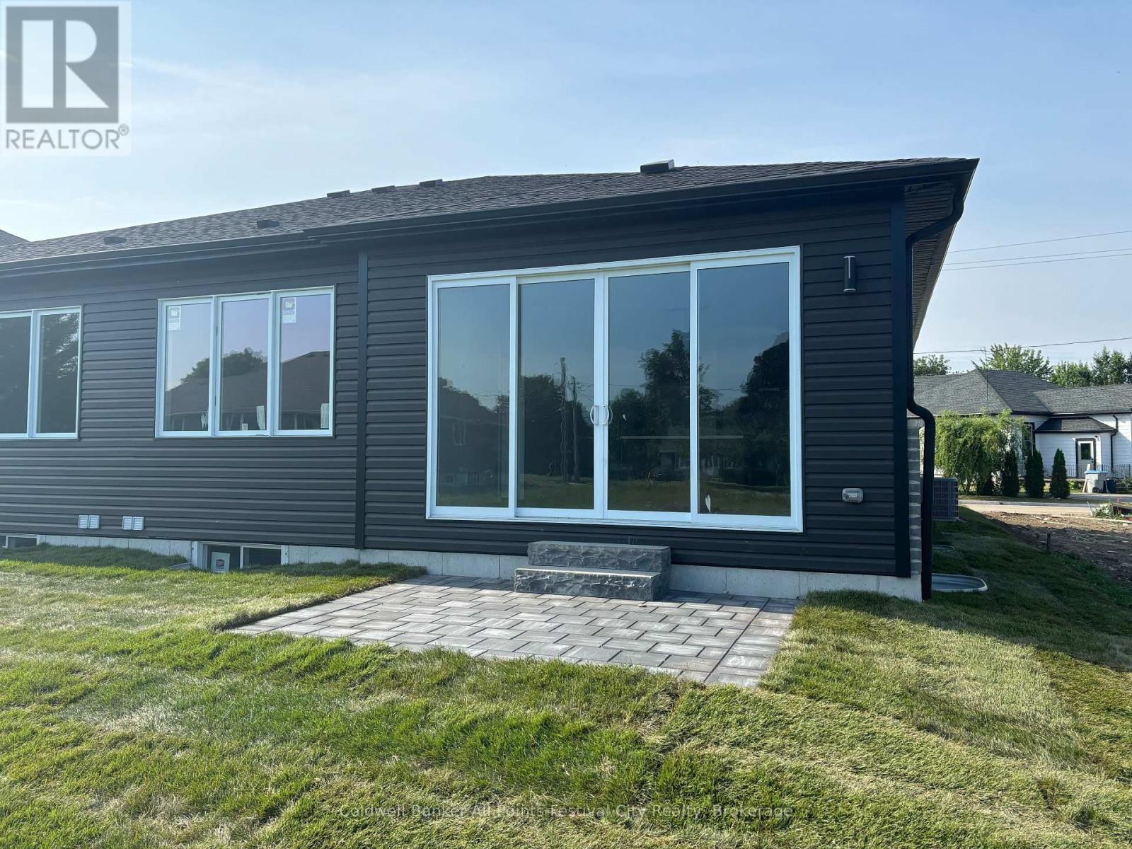 Property at 166 PARK STREET image 2