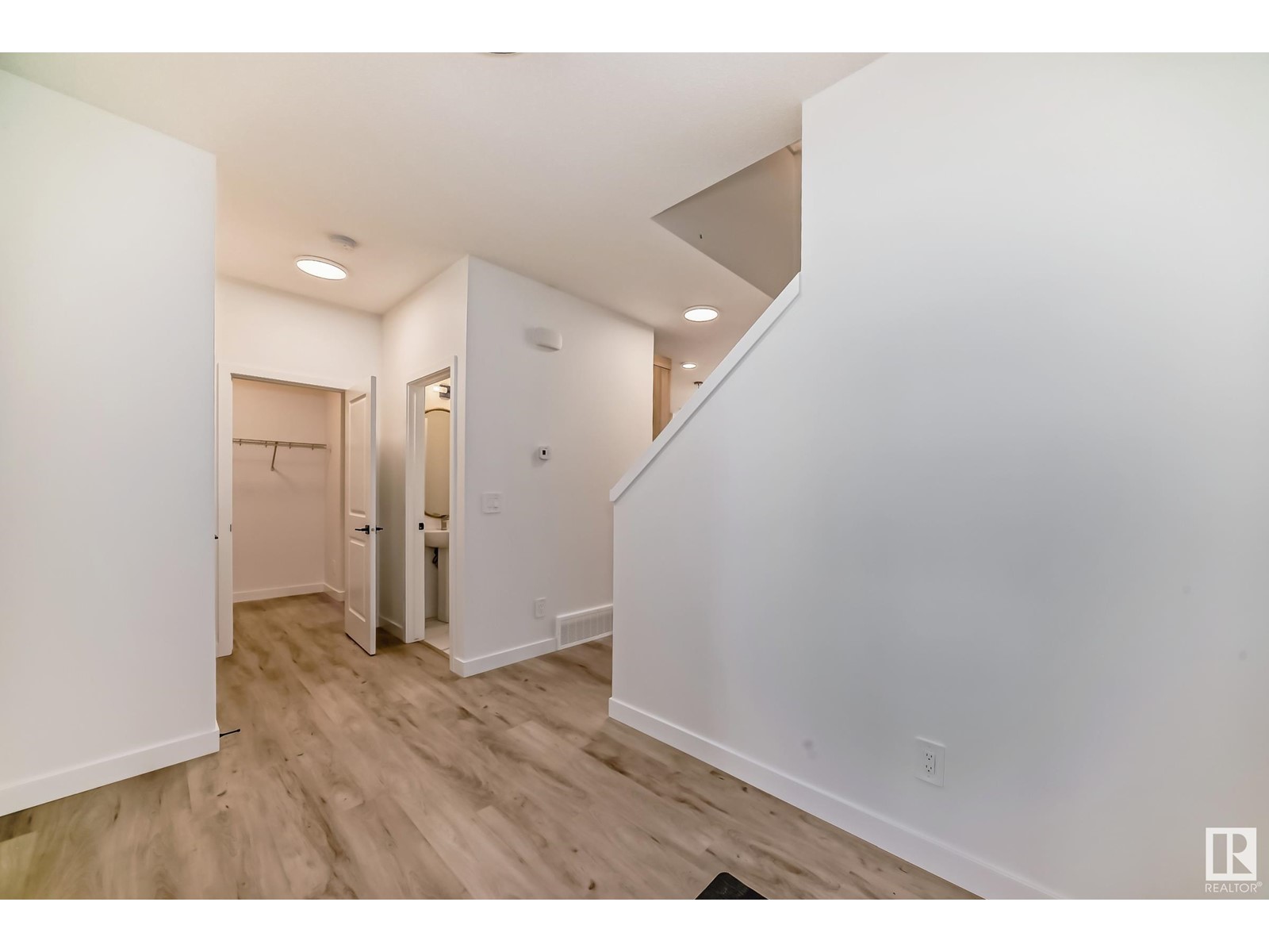 Property at 2608 65 ST SW image 3