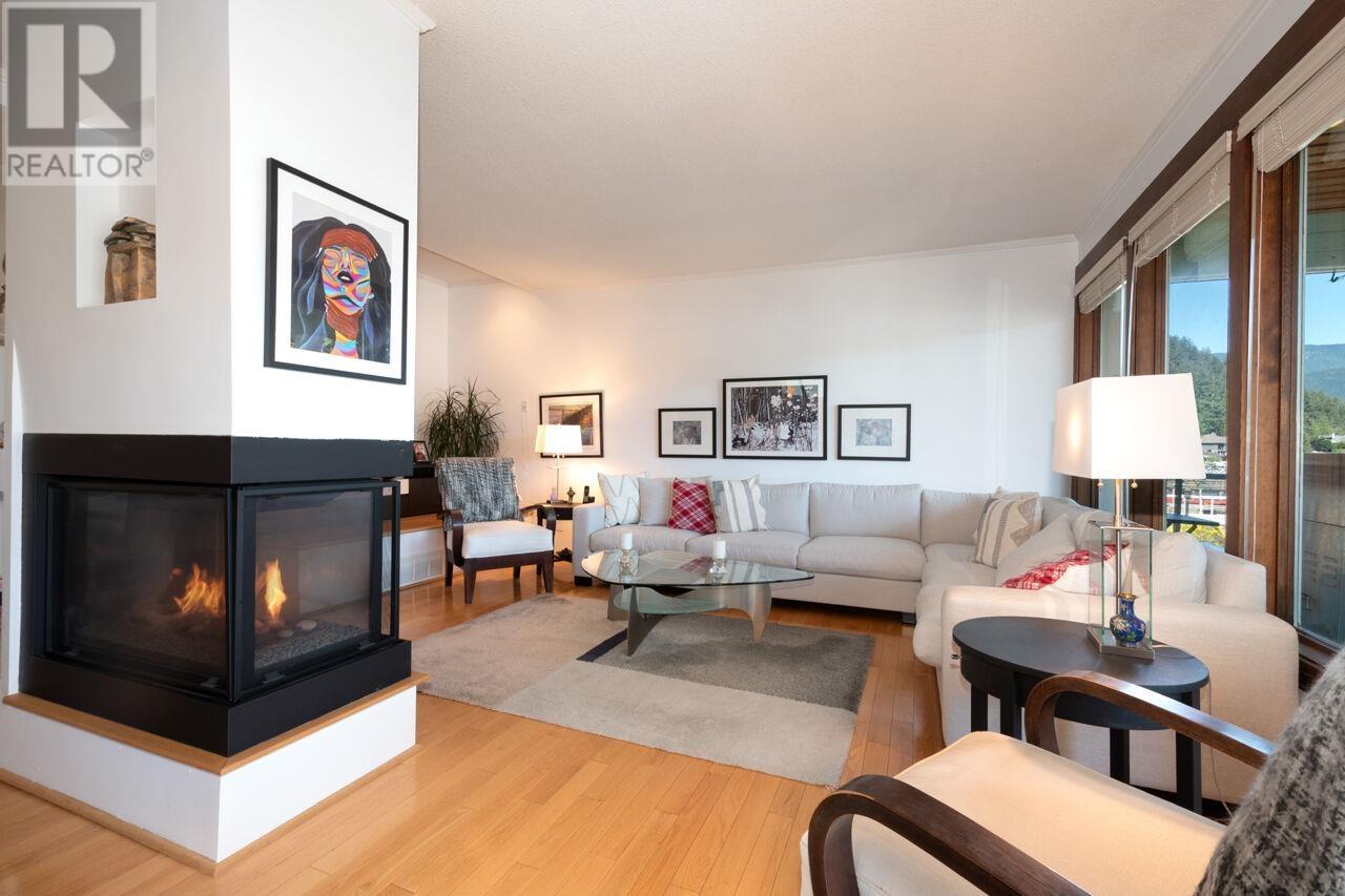 2564 Panorama Drive, North Vancouver, British Columbia  V7G 1V5 - Photo 7 - R2955515