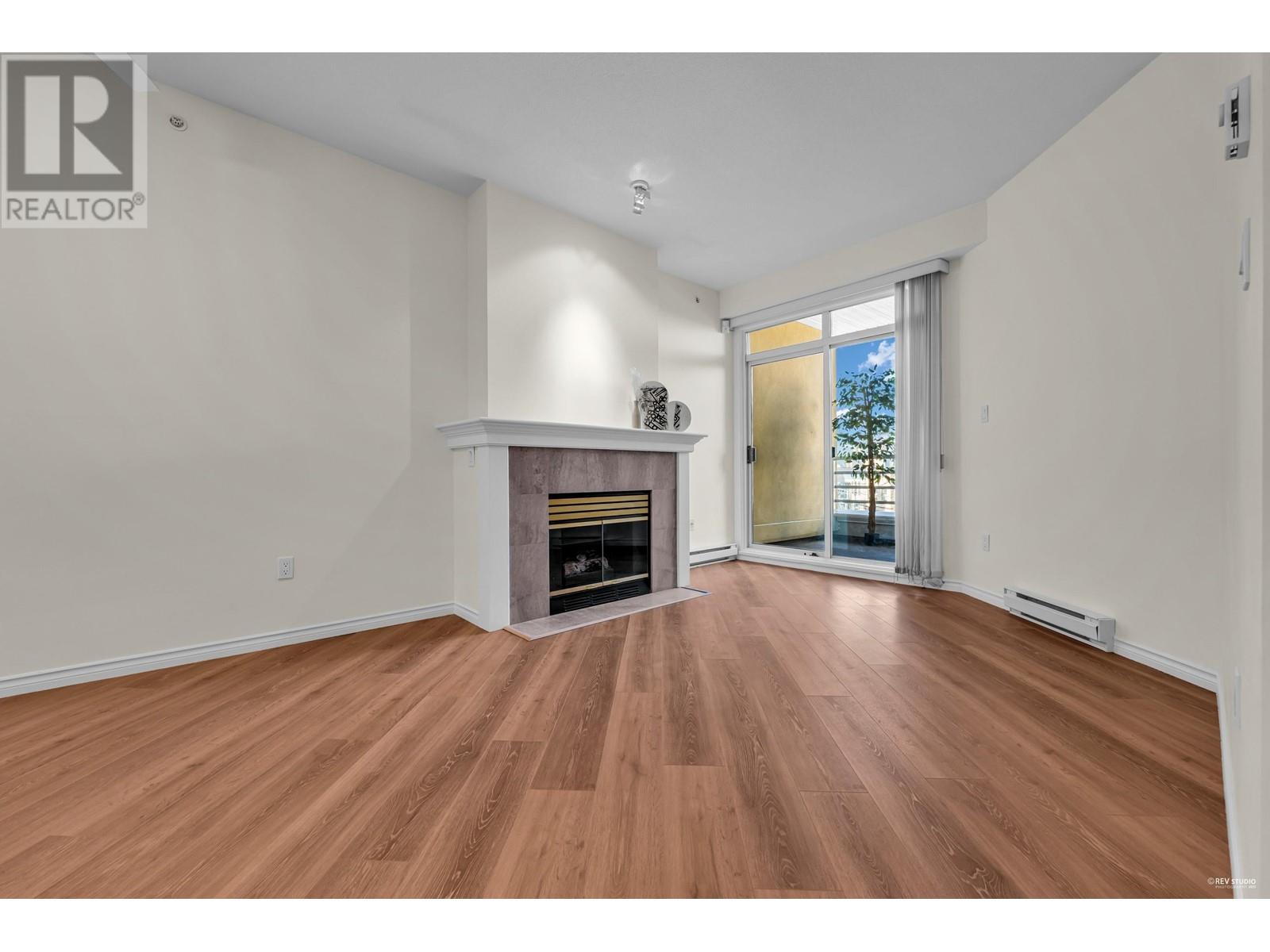 Listing Picture 11 of 14 : 405 2105 W 42ND AVENUE, Vancouver / 溫哥華 - 魯藝地產 Yvonne Lu Group - MLS Medallion Club Member