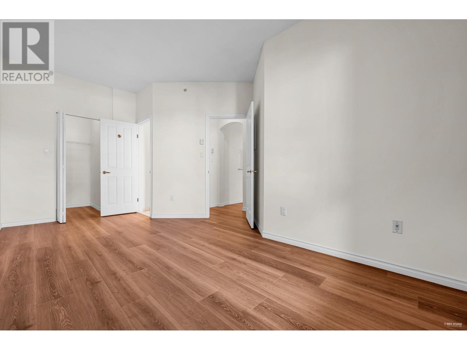 Listing Picture 12 of 14 : 405 2105 W 42ND AVENUE, Vancouver / 溫哥華 - 魯藝地產 Yvonne Lu Group - MLS Medallion Club Member