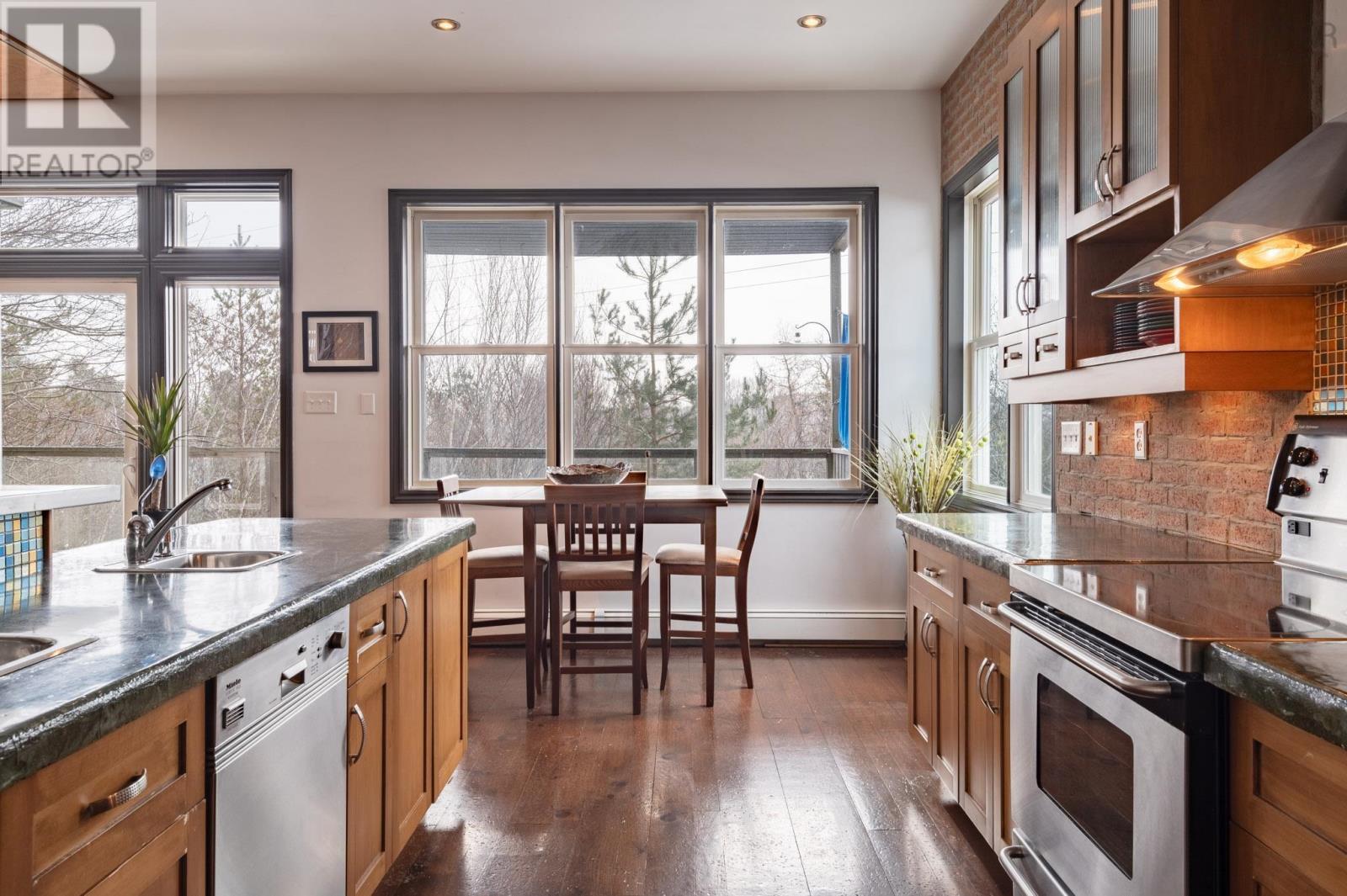 6880 Quinpool Road, Halifax, Nova Scotia  B3L 1C4 - Photo 15 - 202502765