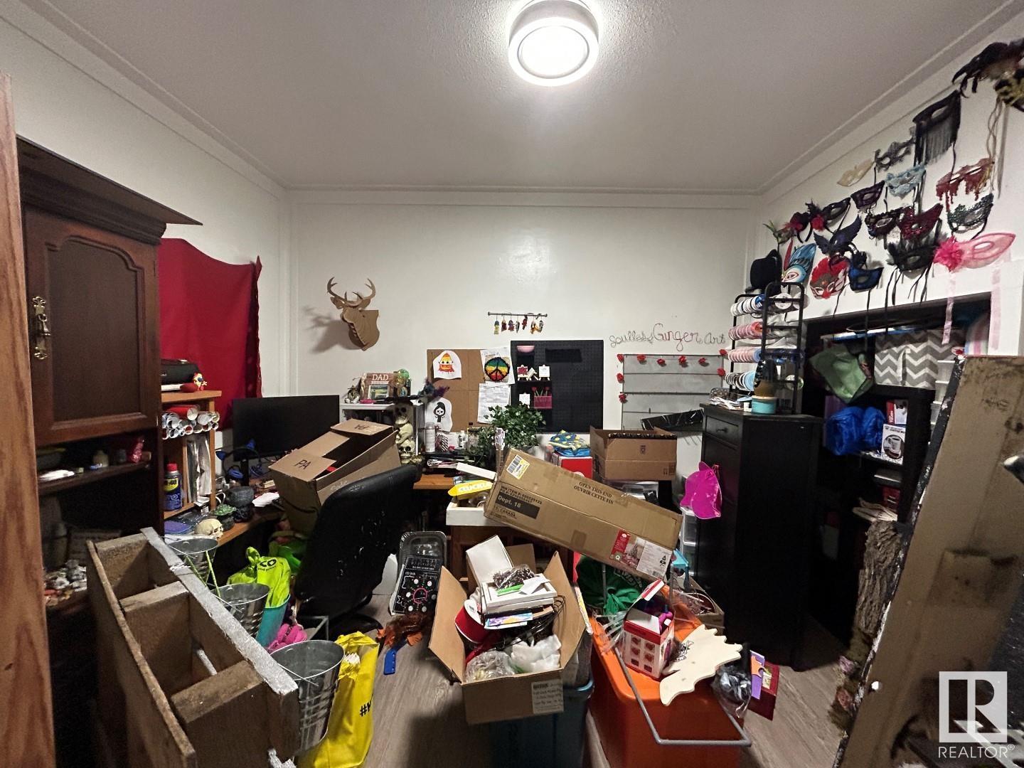 Property at 11245 89 ST NW image 4