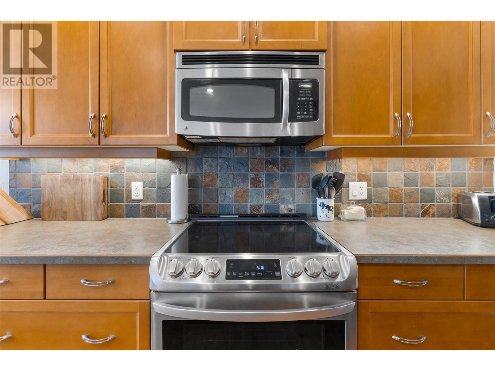 Property at 13044 Lake Hill Drive image 2