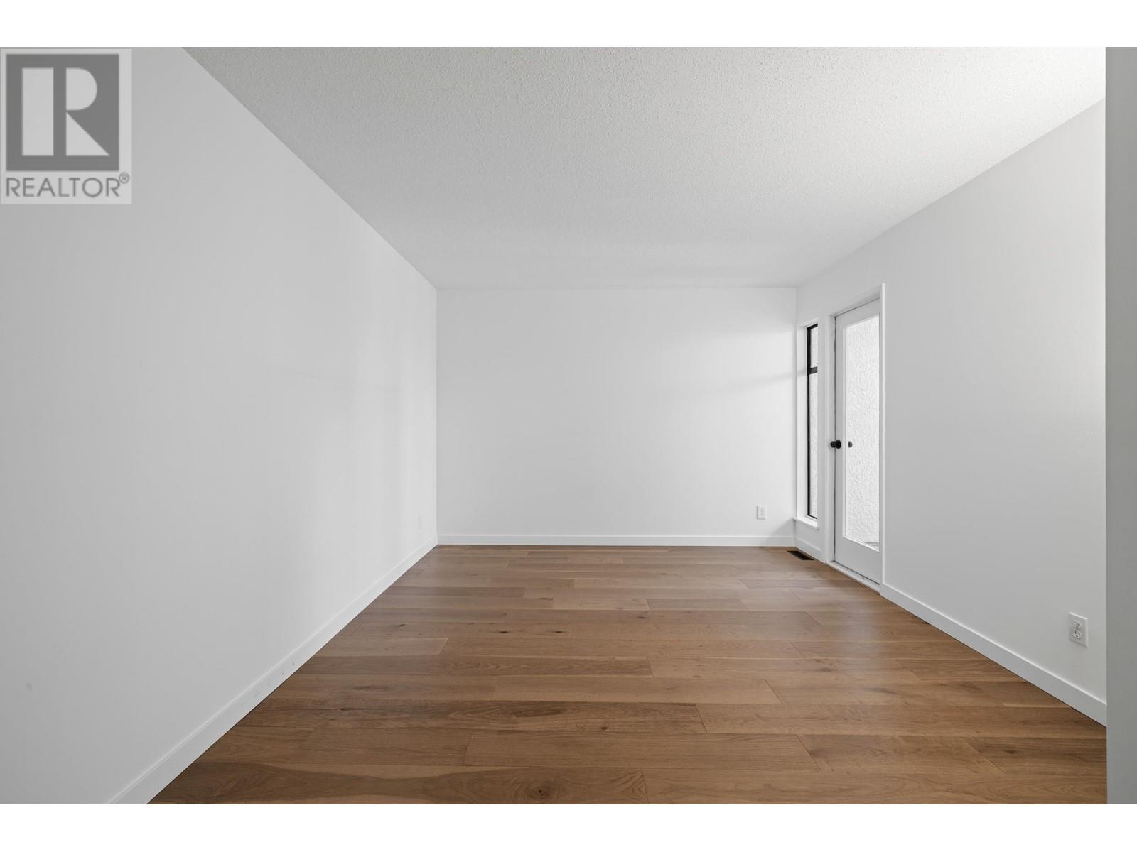 Listing Picture 29 of 39 : 7354 CORONADO DRIVE, Burnaby / 本拿比 - 魯藝地產 Yvonne Lu Group - MLS Medallion Club Member