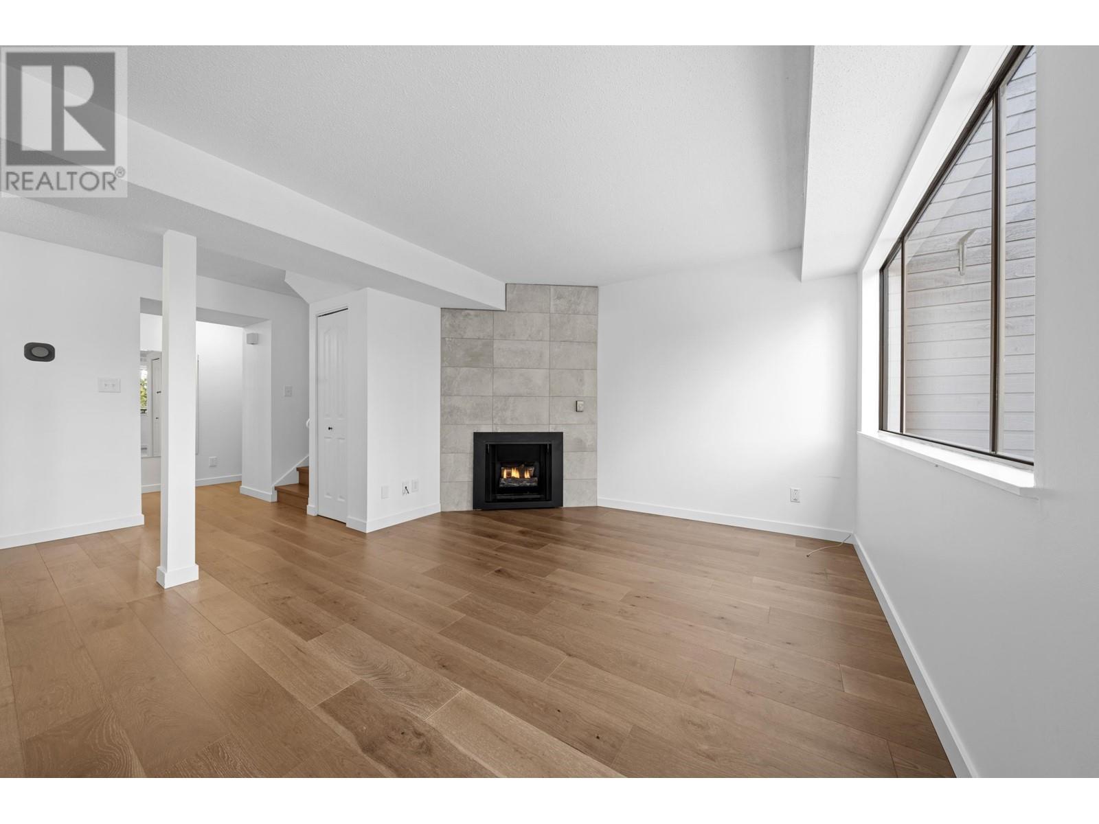 Listing Picture 14 of 39 : 7354 CORONADO DRIVE, Burnaby / 本拿比 - 魯藝地產 Yvonne Lu Group - MLS Medallion Club Member