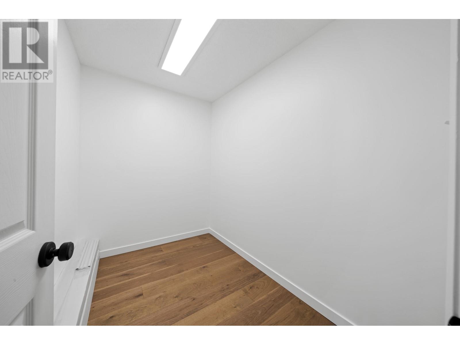 Listing Picture 34 of 39 : 7354 CORONADO DRIVE, Burnaby / 本拿比 - 魯藝地產 Yvonne Lu Group - MLS Medallion Club Member