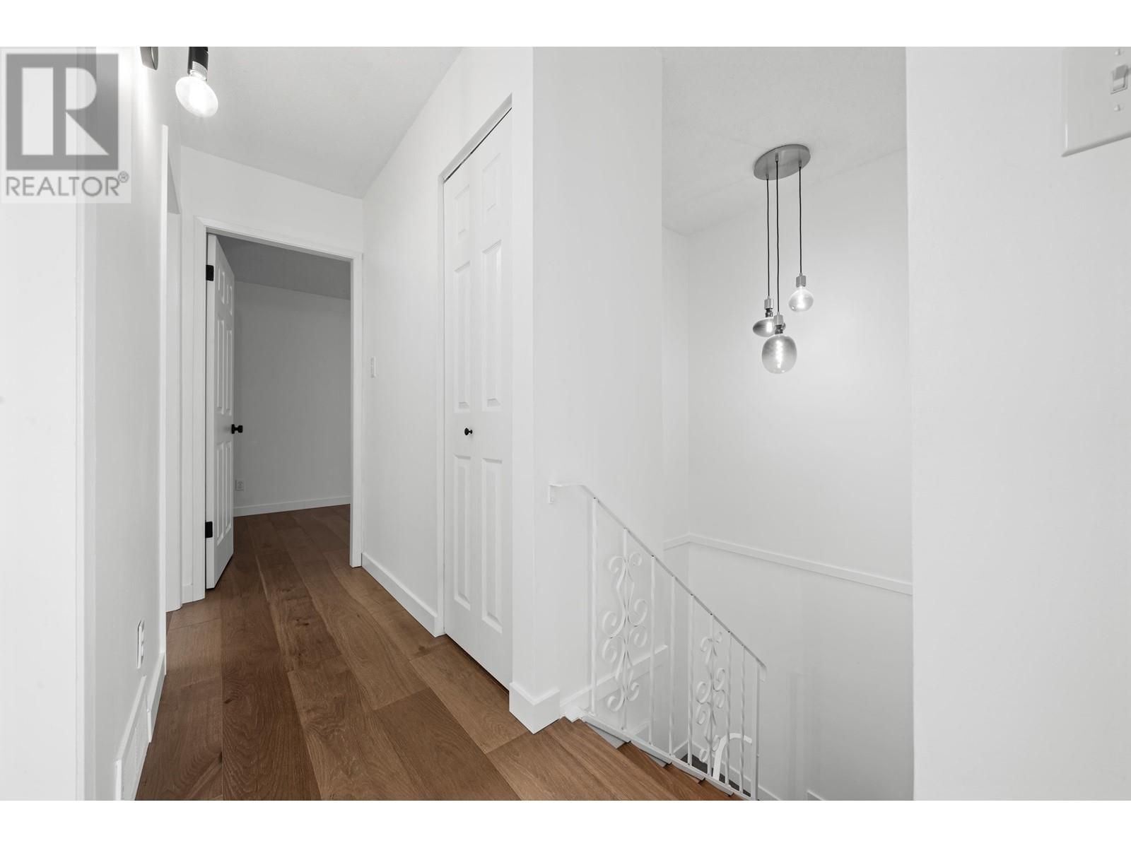 Listing Picture 36 of 39 : 7354 CORONADO DRIVE, Burnaby / 本拿比 - 魯藝地產 Yvonne Lu Group - MLS Medallion Club Member