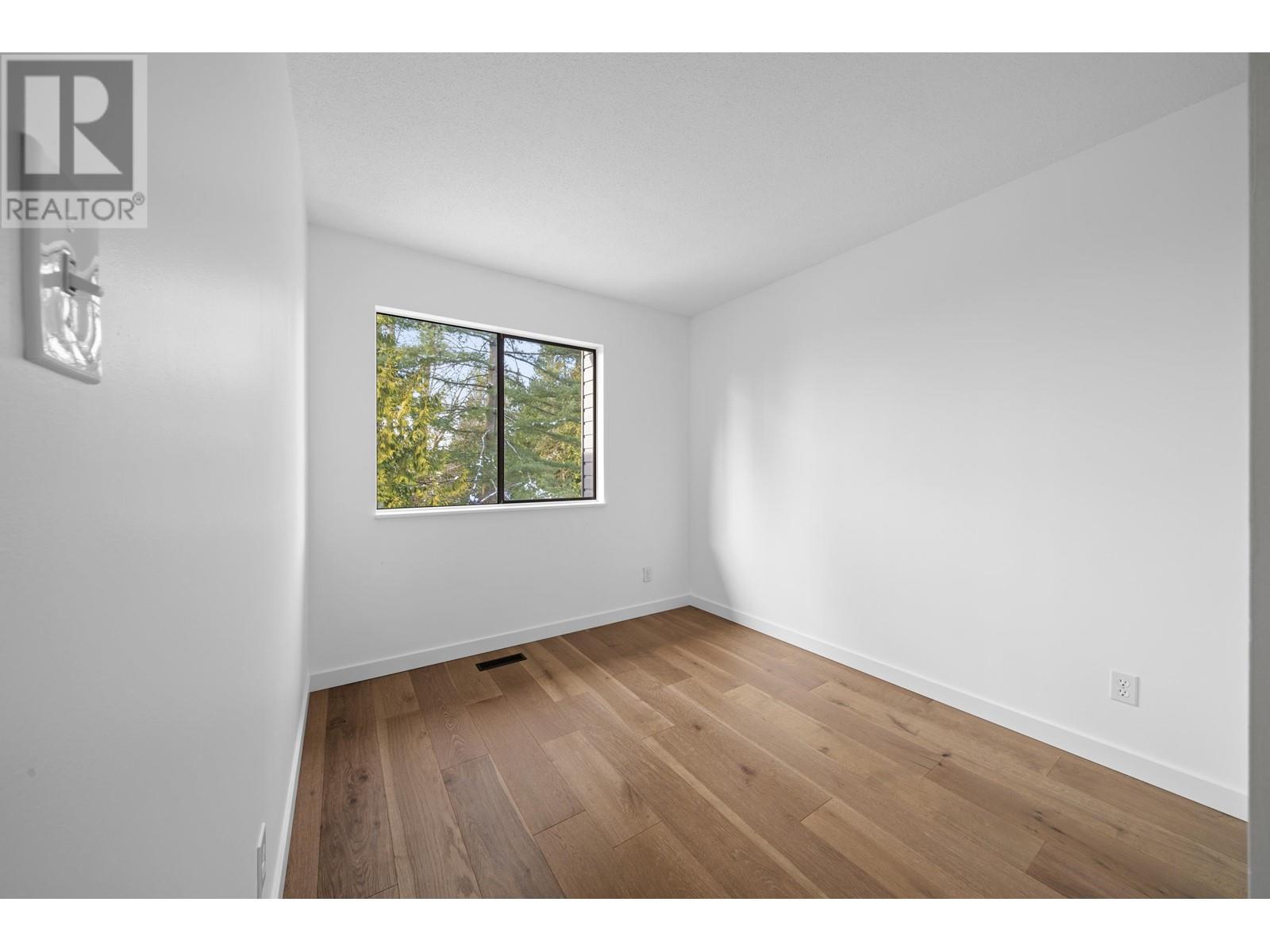Listing Picture 25 of 39 : 7354 CORONADO DRIVE, Burnaby / 本拿比 - 魯藝地產 Yvonne Lu Group - MLS Medallion Club Member