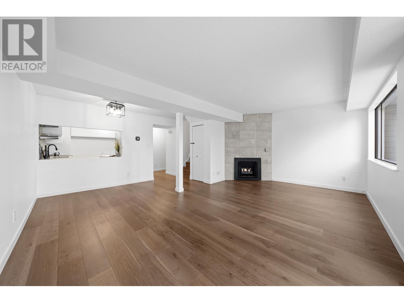 Listing Picture 12 of 39 : 7354 CORONADO DRIVE, Burnaby / 本拿比 - 魯藝地產 Yvonne Lu Group - MLS Medallion Club Member