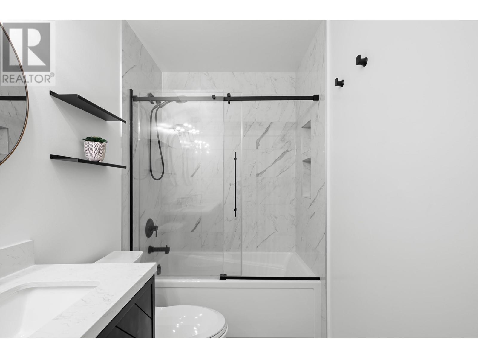 Listing Picture 35 of 39 : 7354 CORONADO DRIVE, Burnaby / 本拿比 - 魯藝地產 Yvonne Lu Group - MLS Medallion Club Member