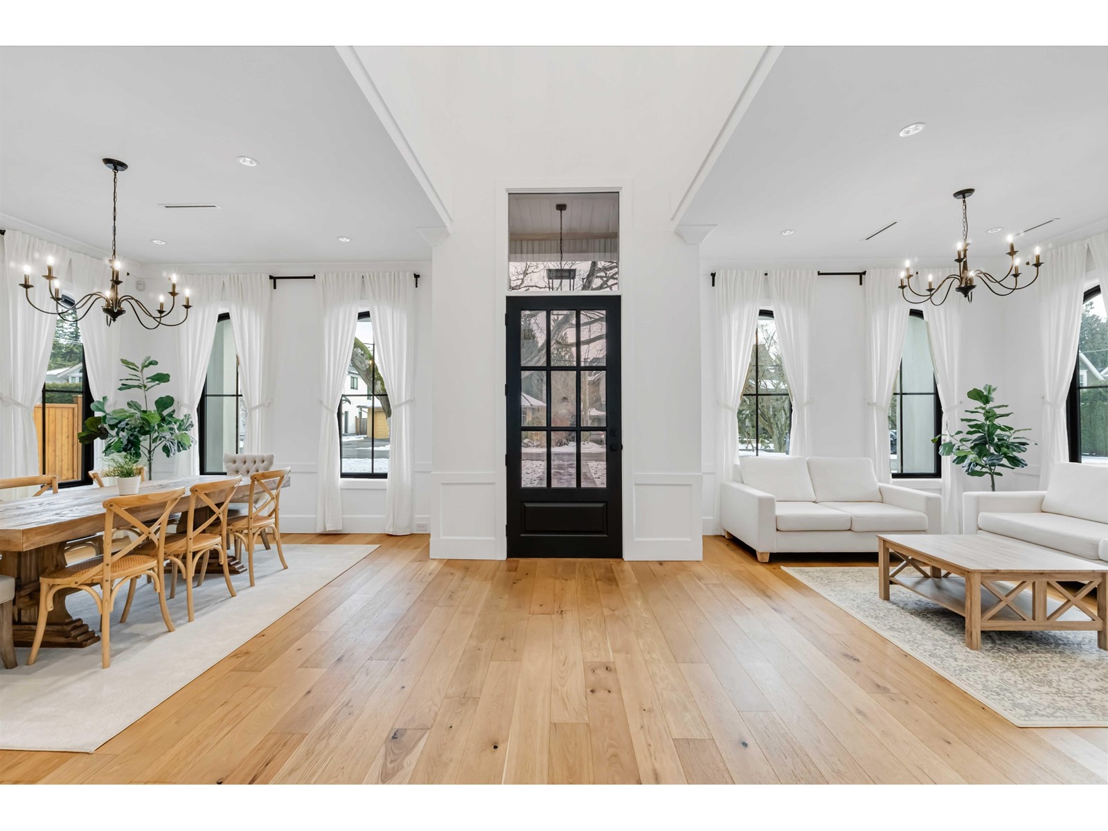 Property at 1577 131 STREET image 4