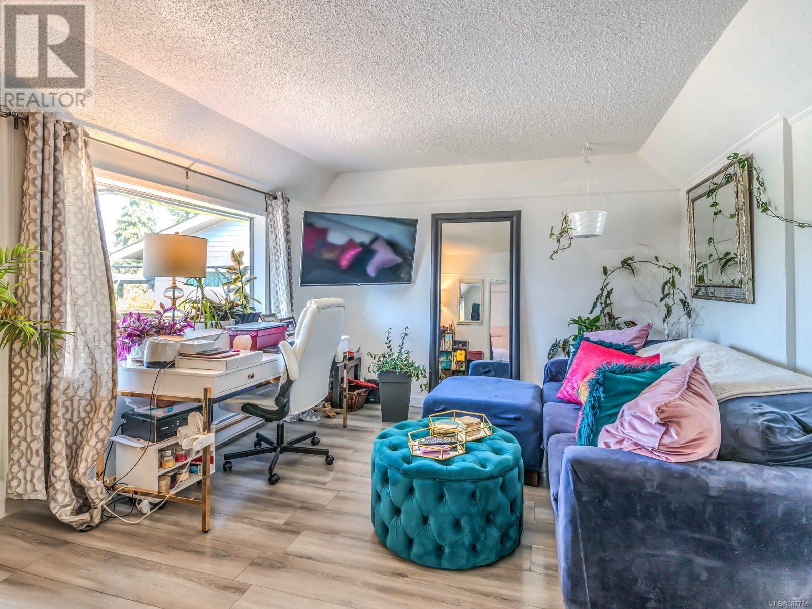 Property at 2685 4th Ave image 3