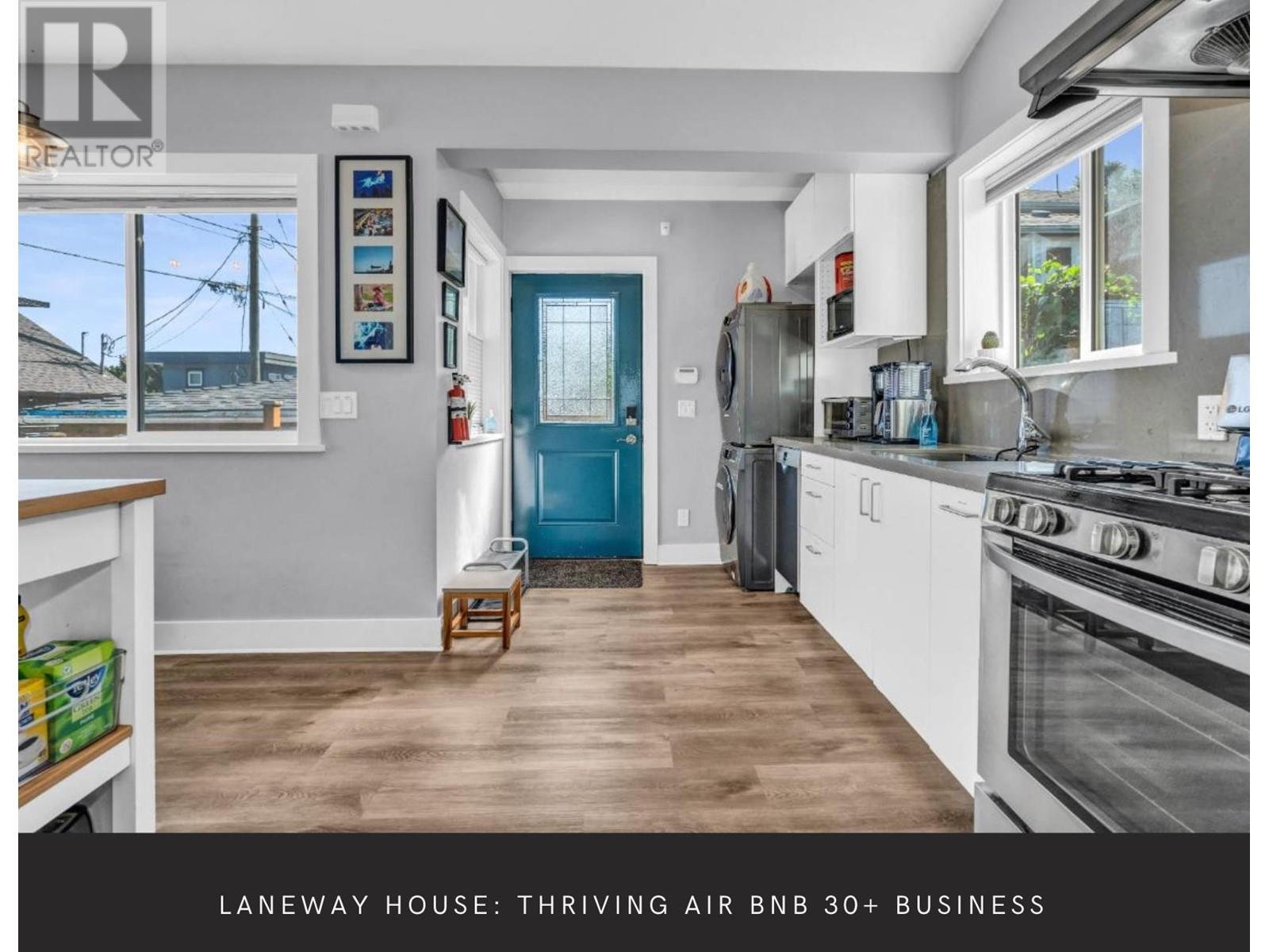 Listing Picture 20 of 37 : 1391 E 35TH AVENUE, Vancouver / 溫哥華 - 魯藝地產 Yvonne Lu Group - MLS Medallion Club Member