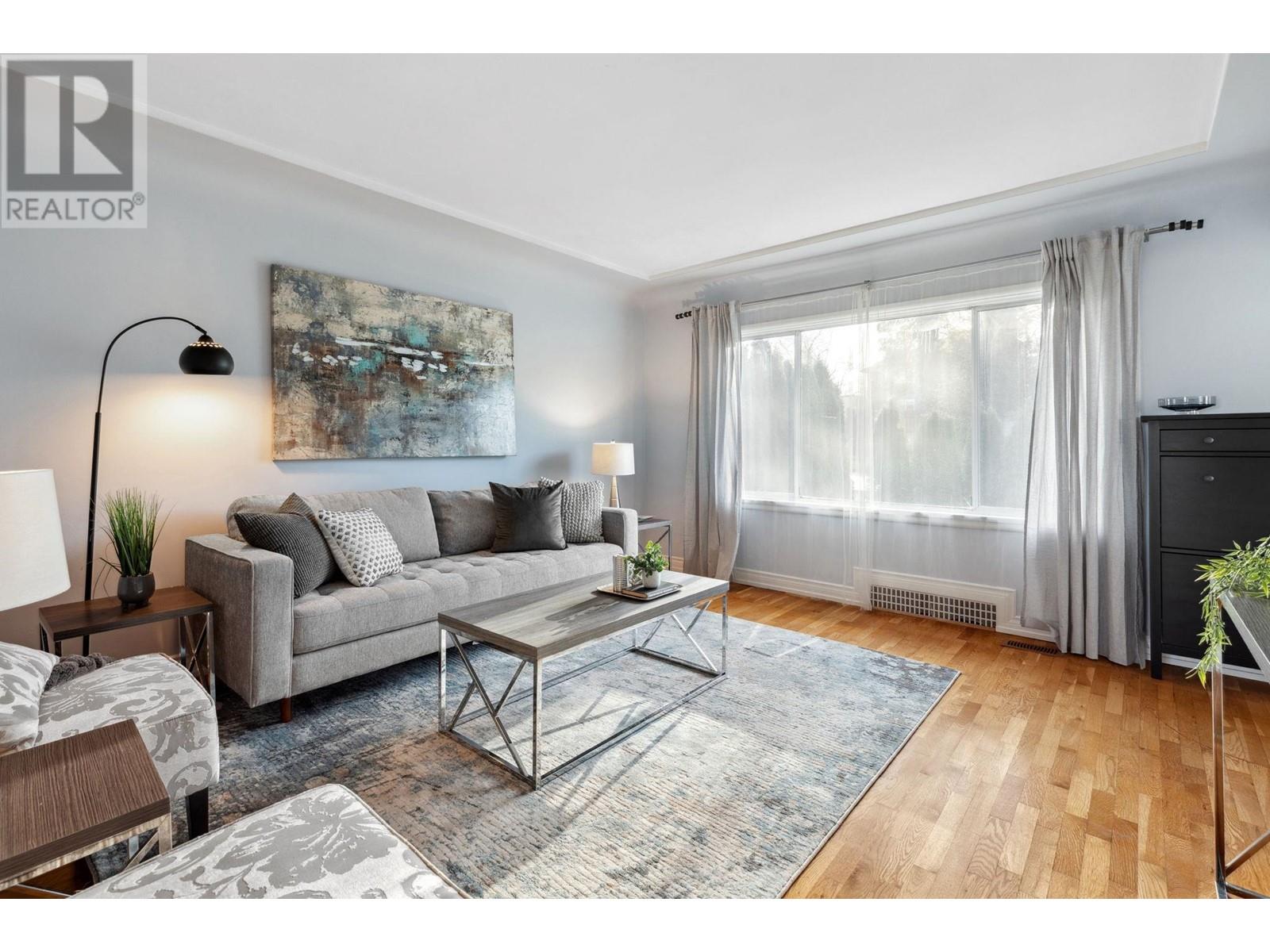 Listing Picture 5 of 37 : 1391 E 35TH AVENUE, Vancouver / 溫哥華 - 魯藝地產 Yvonne Lu Group - MLS Medallion Club Member