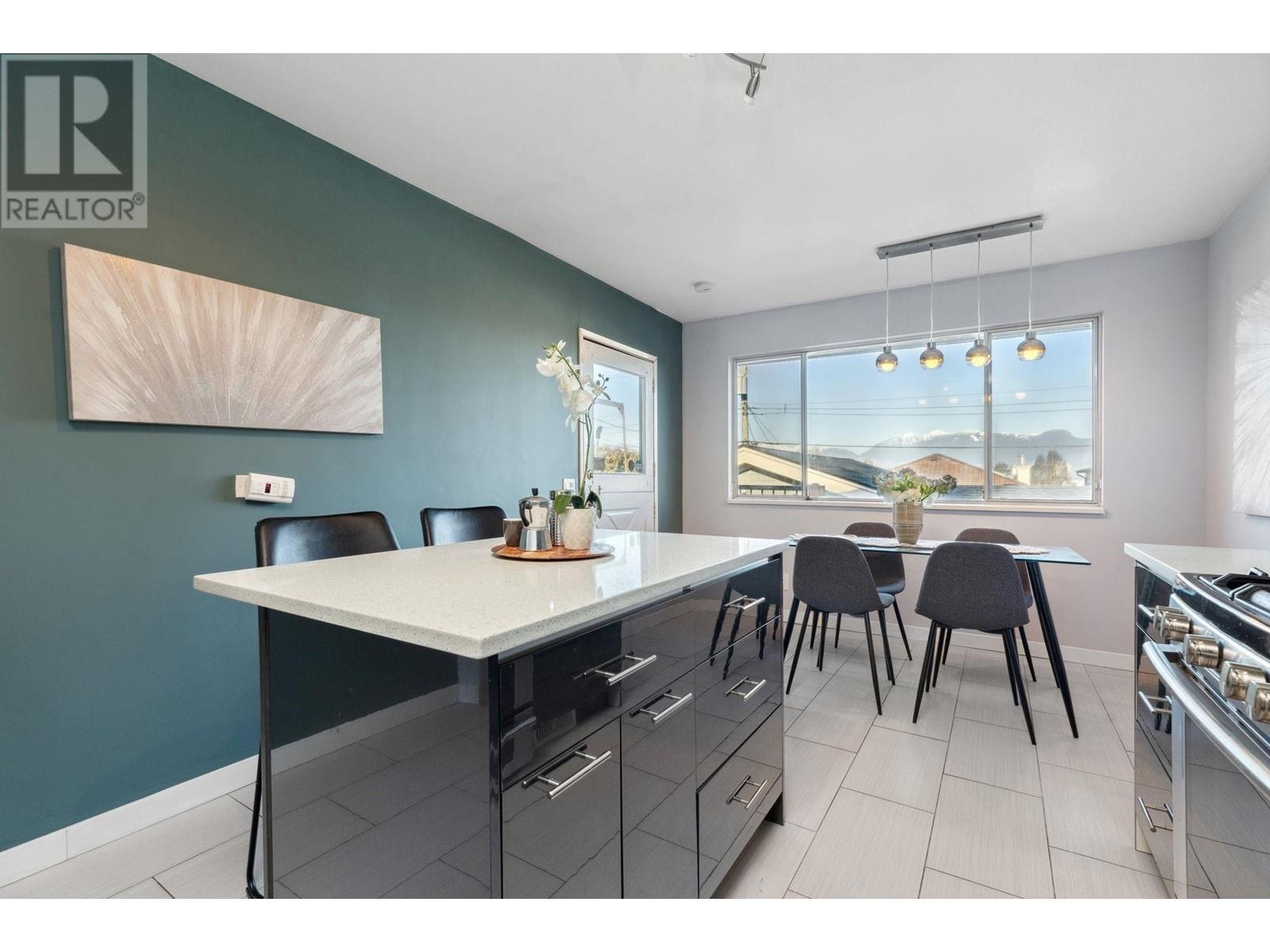 Listing Picture 8 of 37 : 1391 E 35TH AVENUE, Vancouver / 溫哥華 - 魯藝地產 Yvonne Lu Group - MLS Medallion Club Member