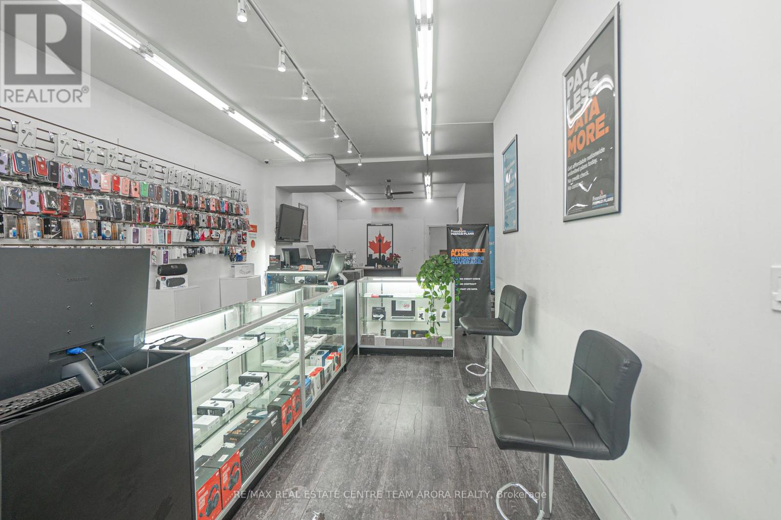1563 Eglinton Avenue W, Toronto (Oakwood Village), Ontario  M6E 2G9 - Photo 3 - C11969714
