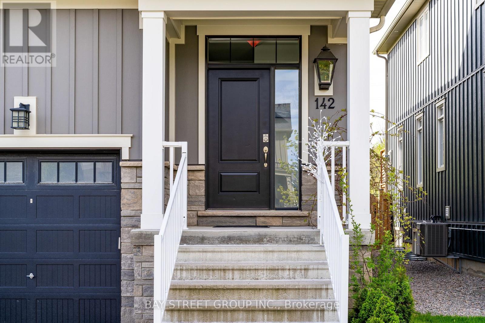 Property at 142 YELLOW BIRCH CRESCENT image 4