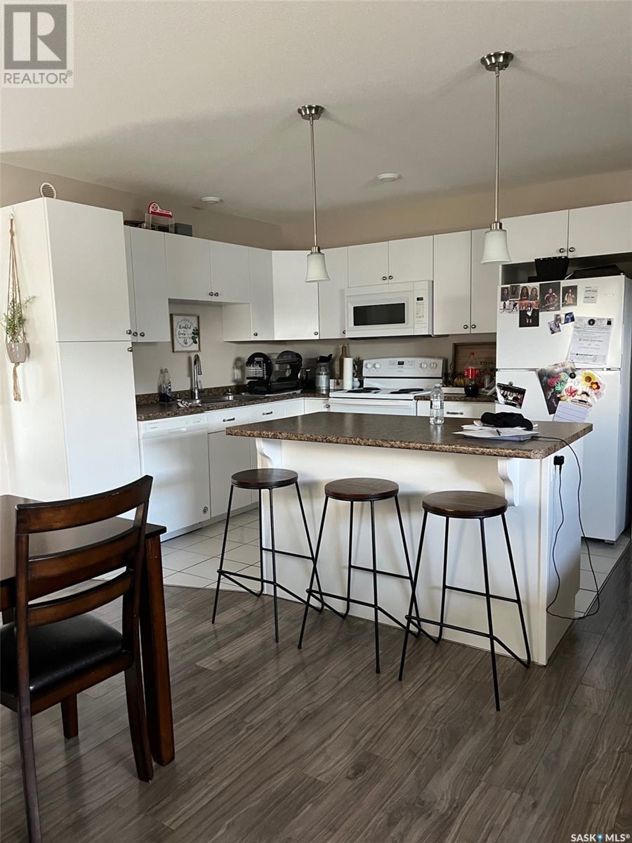 Property at 833 & 835 5th STREET E image 5