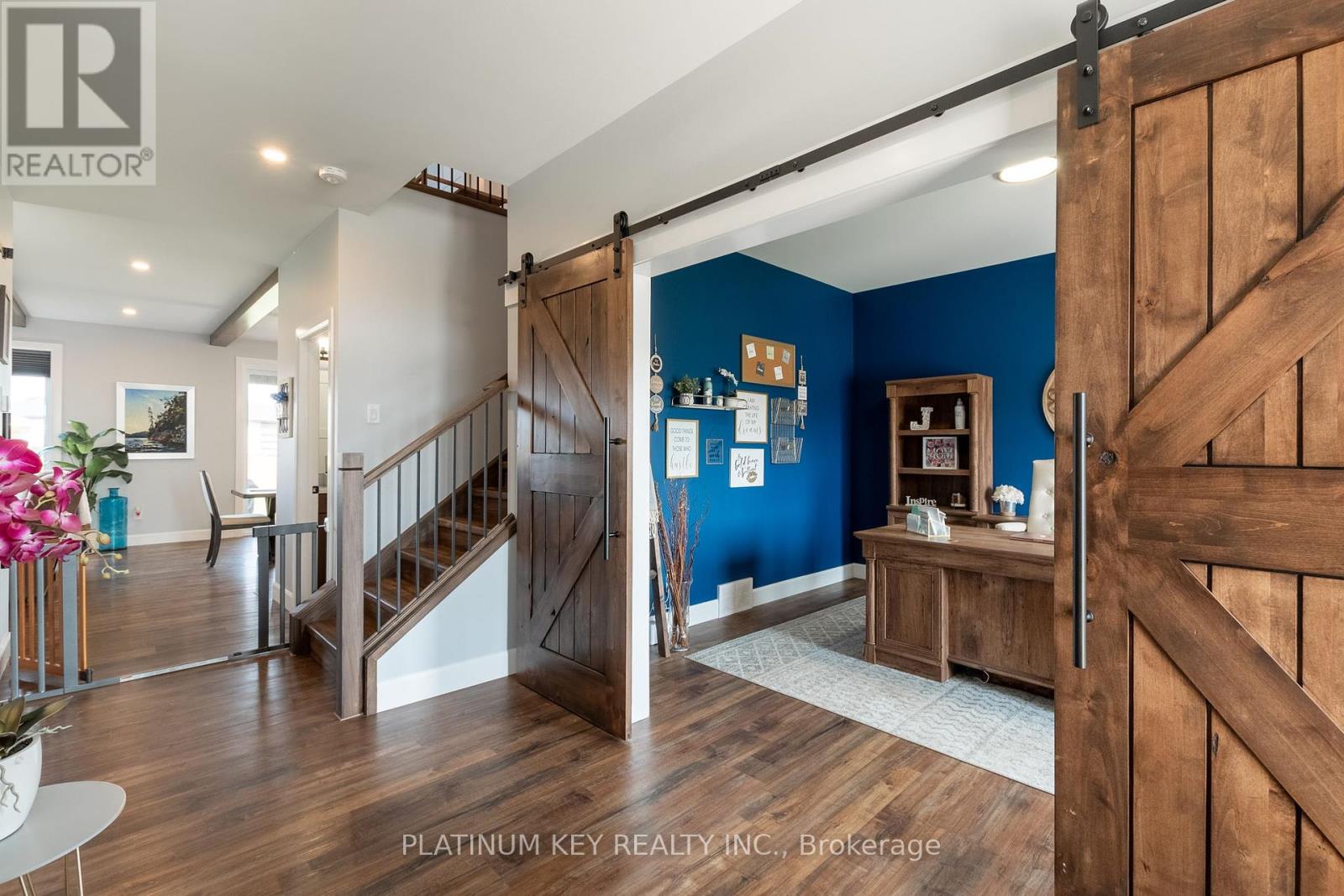 6735 Shaker Lane, Plympton-Wyoming, Ontario N0N 1E0 - Photo 3 - X11969911