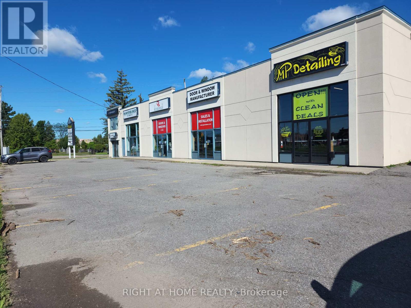 105 - 1891 MERIVALE ROAD, Ottawa, Ontario