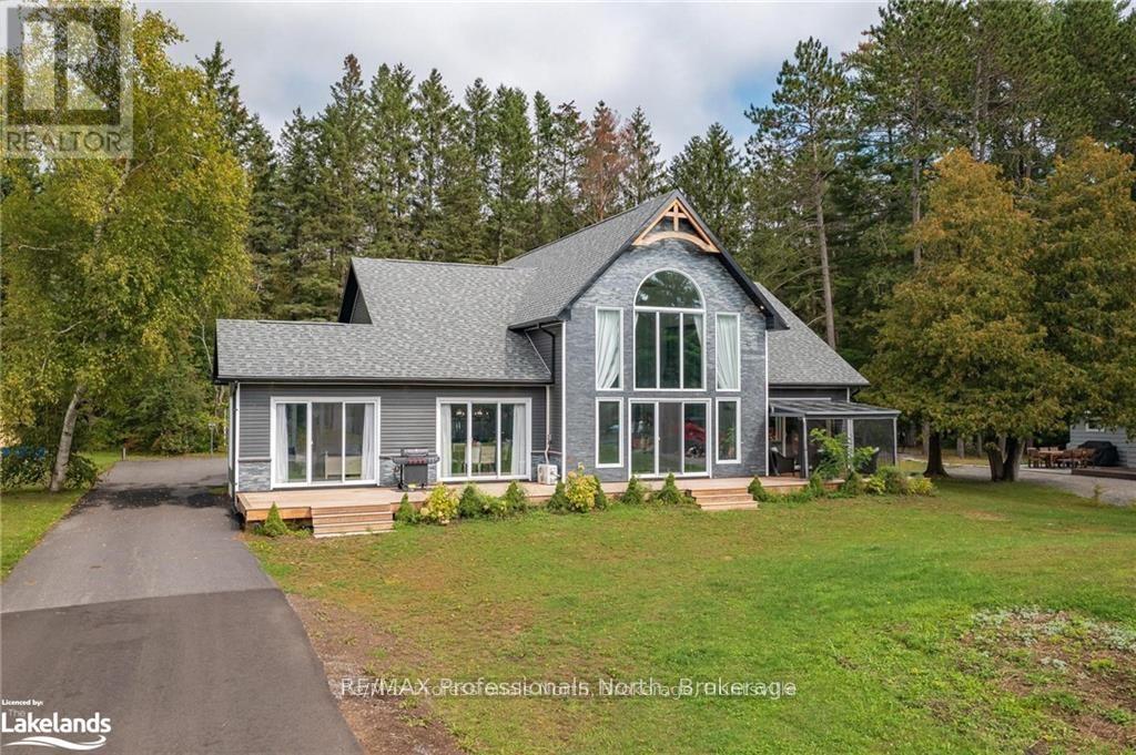 379 SANTAS VILLAGE ROAD W, Bracebridge, Ontario