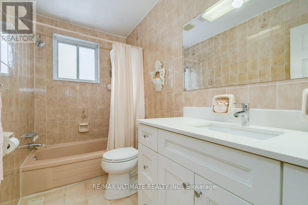 68 Caledonia Road, Toronto, Ontario  M6E 4S6 - Photo 20 - W11969959