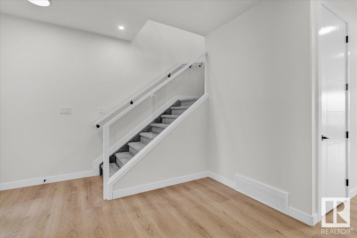 Property at 7007 169 AV NW image 5