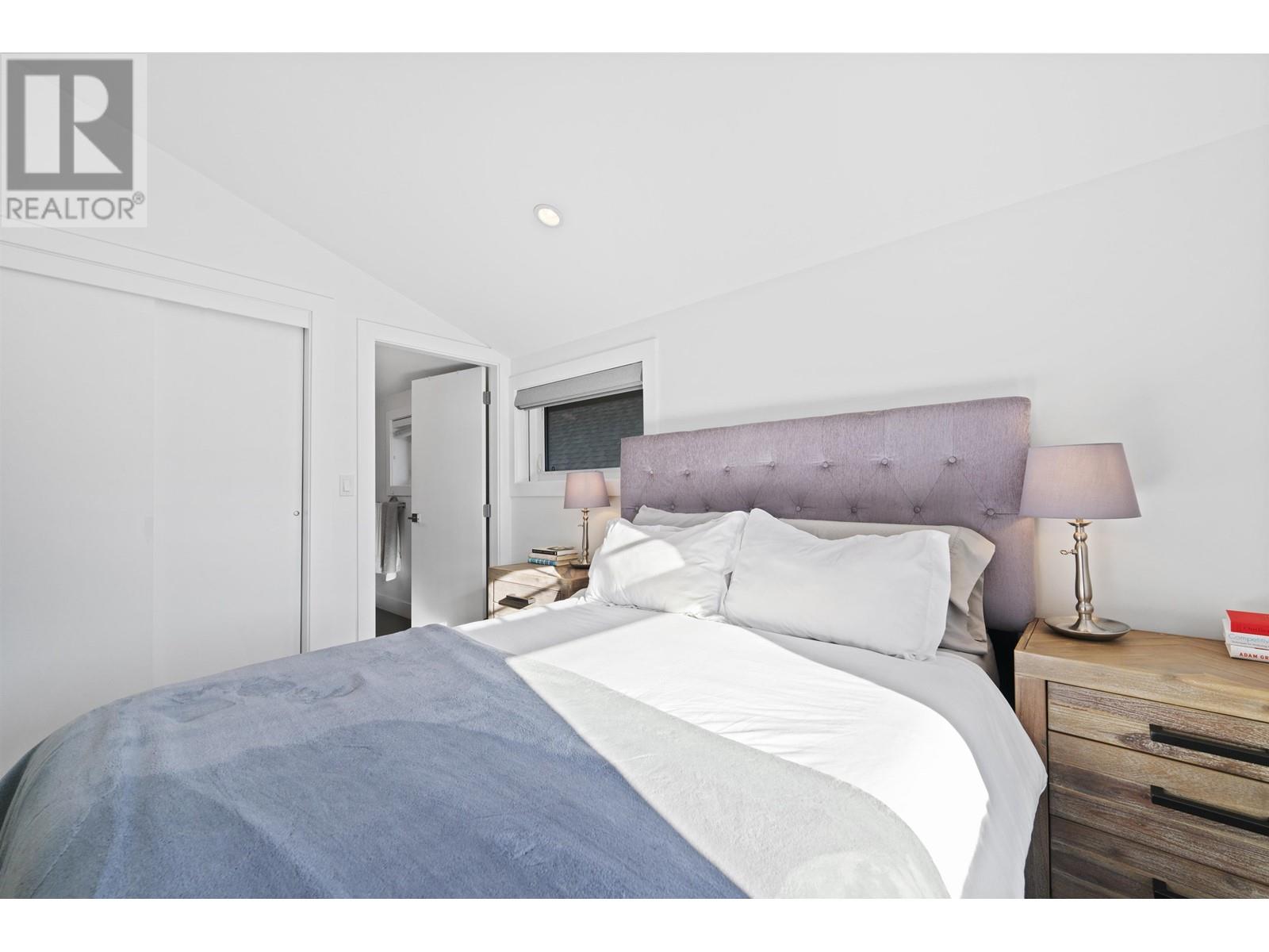 Listing Picture 26 of 39 : 1052 E 11TH AVENUE, Vancouver / 溫哥華 - 魯藝地產 Yvonne Lu Group - MLS Medallion Club Member