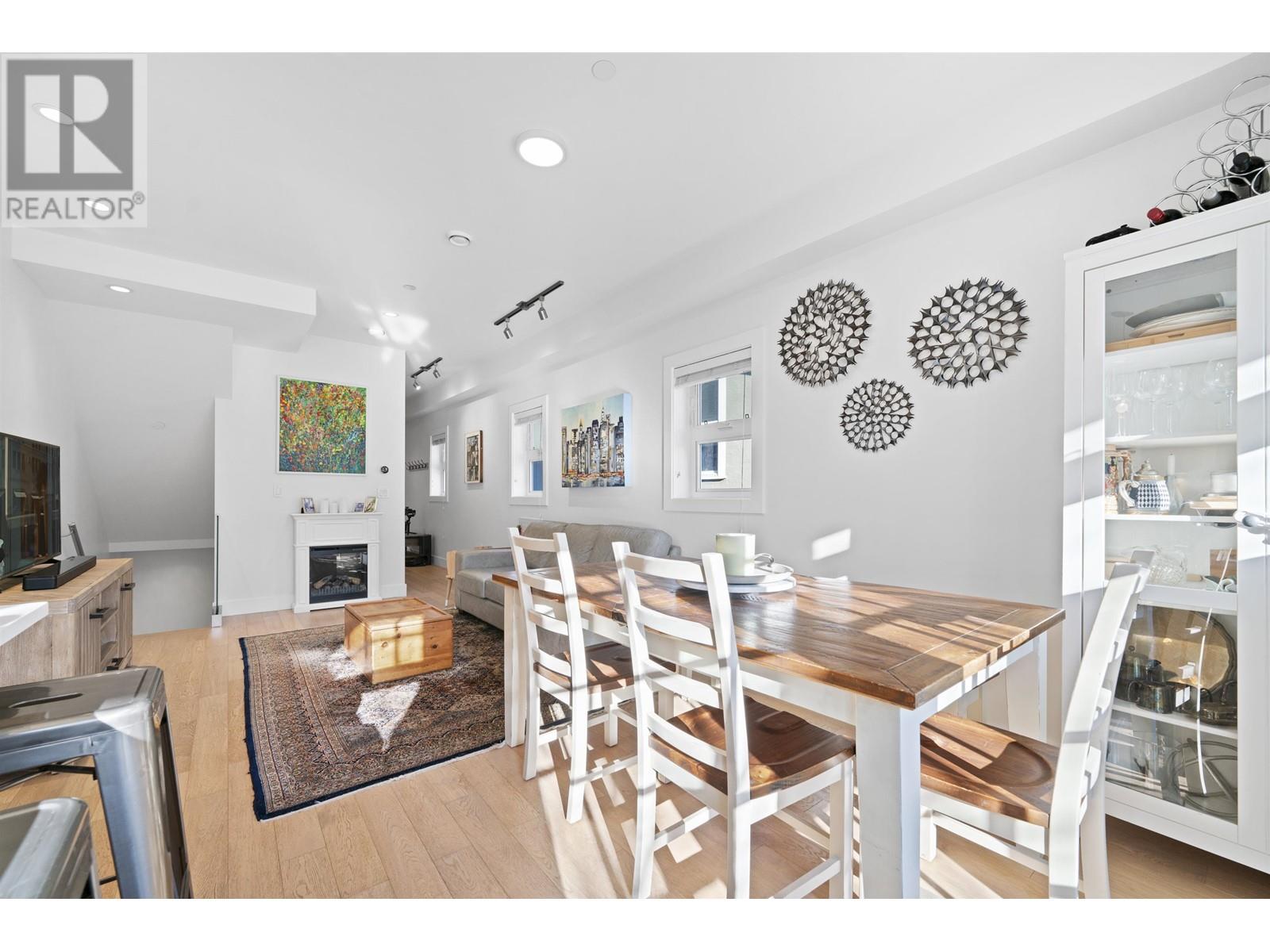 Listing Picture 31 of 39 : 1052 E 11TH AVENUE, Vancouver / 溫哥華 - 魯藝地產 Yvonne Lu Group - MLS Medallion Club Member