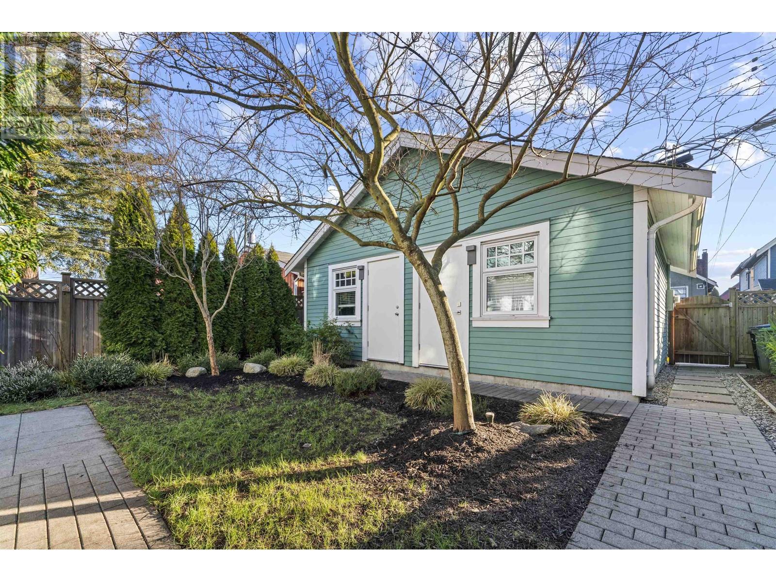 Listing Picture 7 of 39 : 1052 E 11TH AVENUE, Vancouver / 溫哥華 - 魯藝地產 Yvonne Lu Group - MLS Medallion Club Member