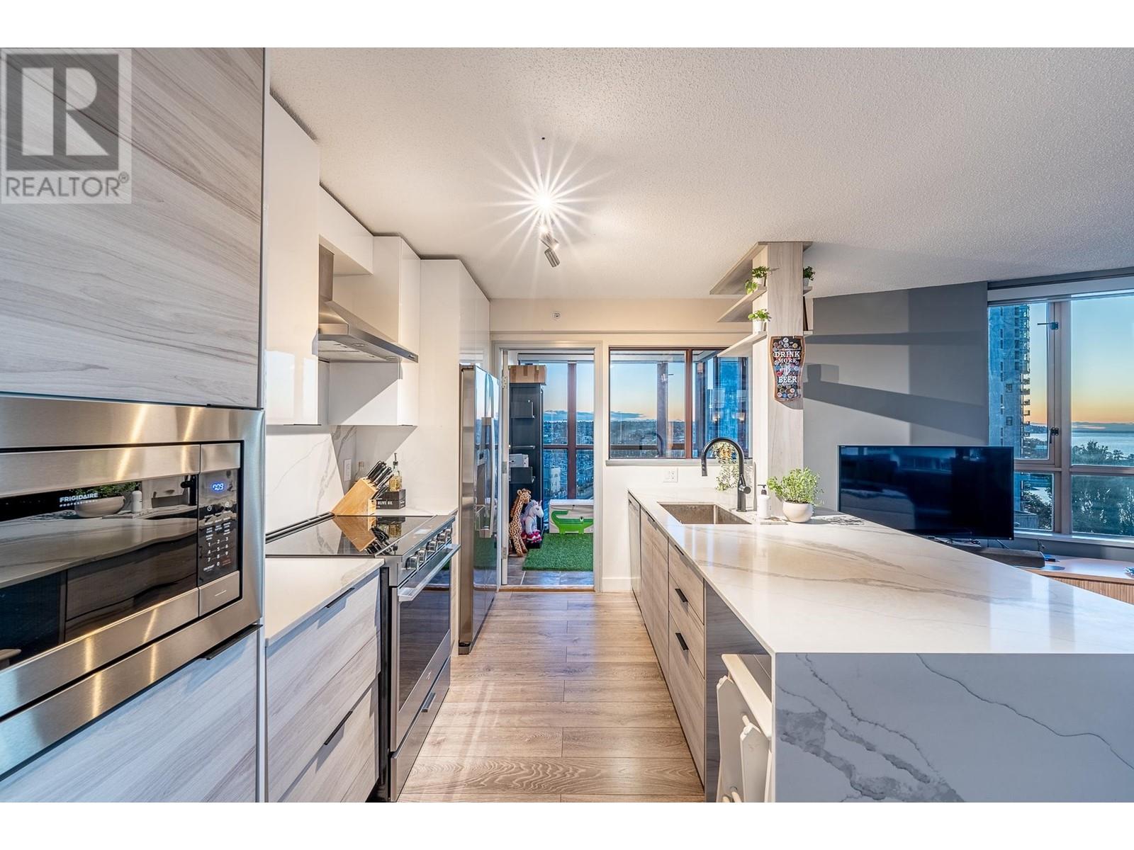 Listing Picture 12 of 29 : 1205 1003 PACIFIC STREET, Vancouver / 溫哥華 - 魯藝地產 Yvonne Lu Group - MLS Medallion Club Member