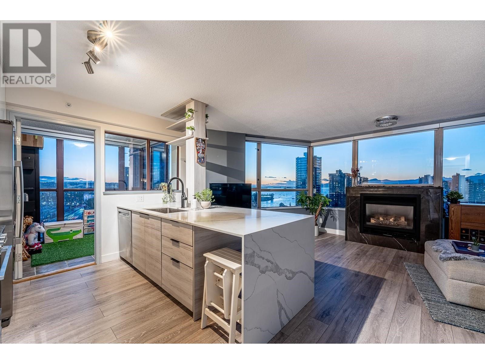 Listing Picture 13 of 29 : 1205 1003 PACIFIC STREET, Vancouver / 溫哥華 - 魯藝地產 Yvonne Lu Group - MLS Medallion Club Member