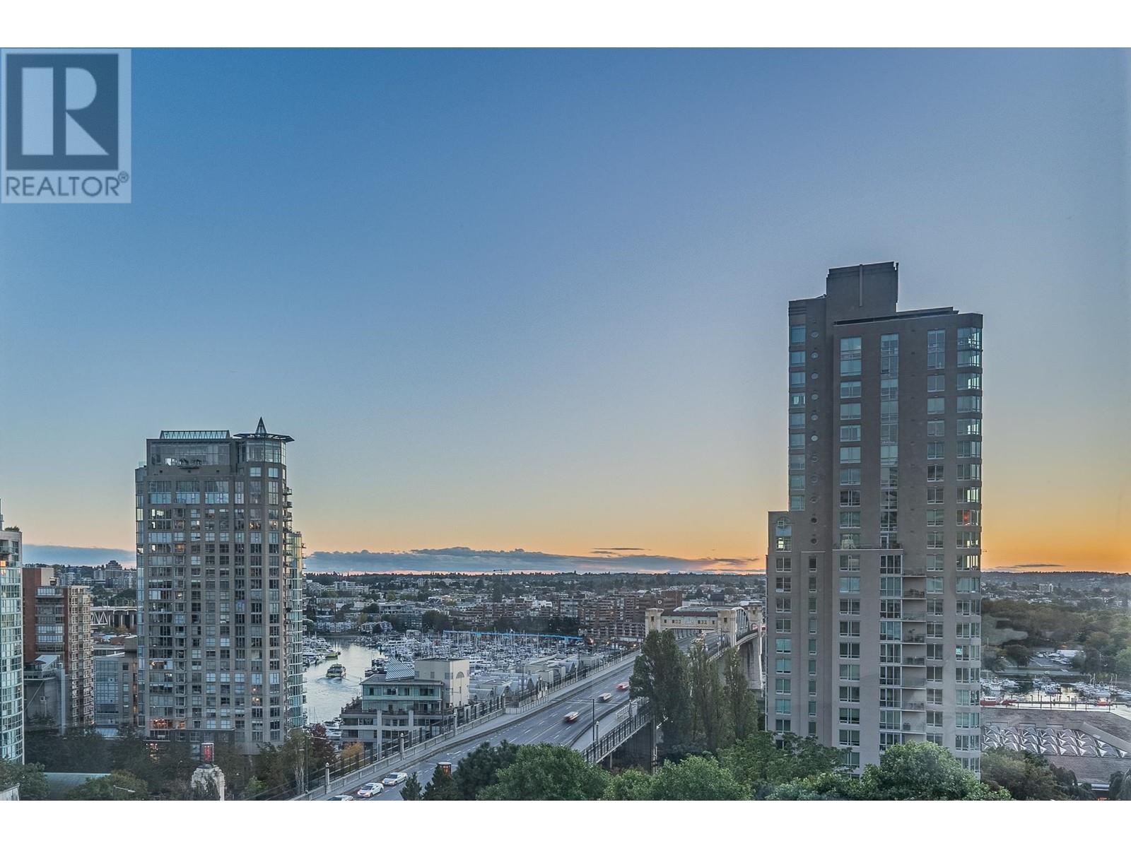 Listing Picture 2 of 29 : 1205 1003 PACIFIC STREET, Vancouver / 溫哥華 - 魯藝地產 Yvonne Lu Group - MLS Medallion Club Member